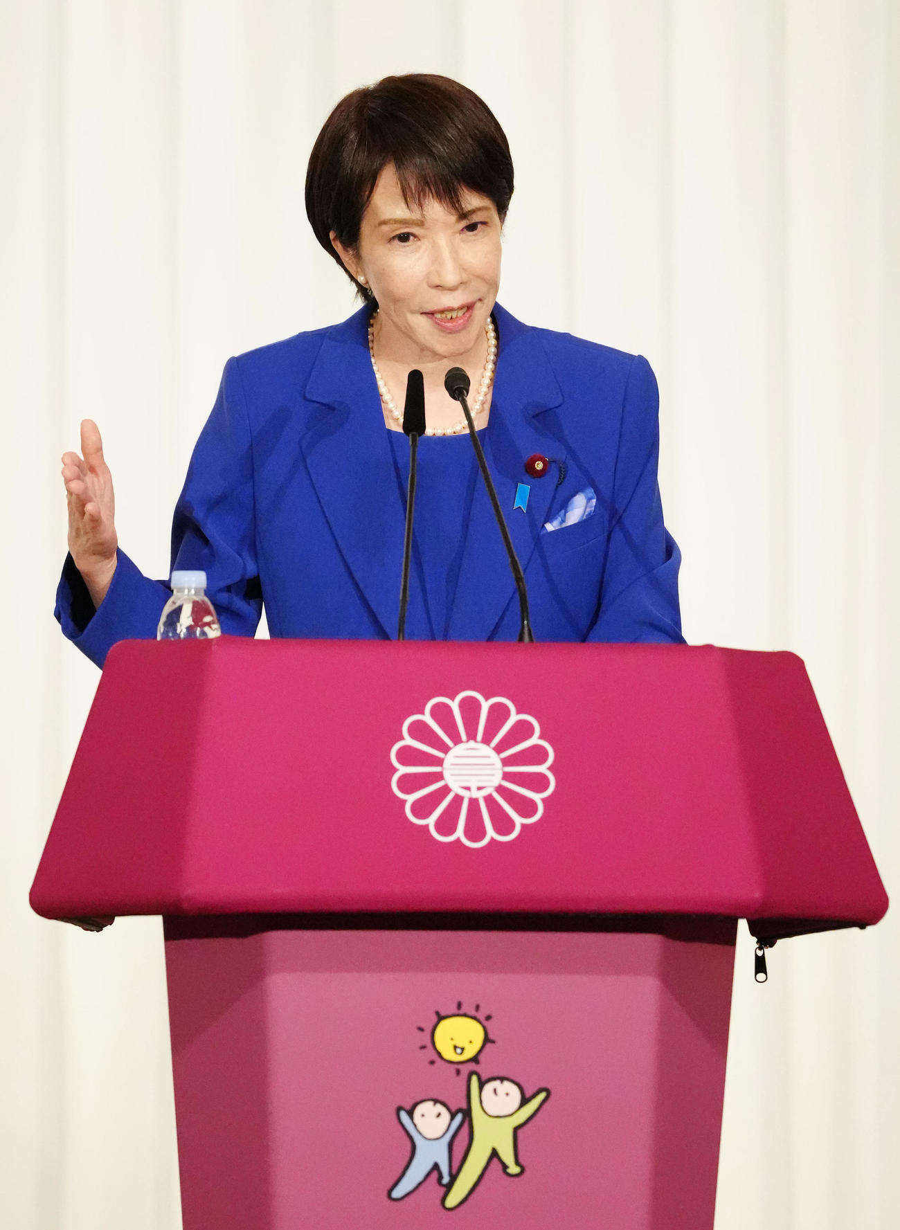 自民党新総裁となり会見に臨む高市早苗氏（撮影・江口和貴）