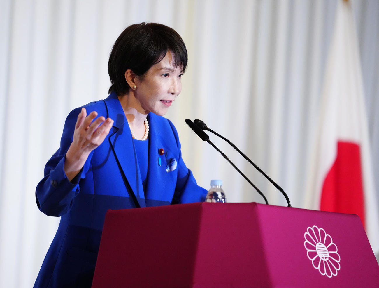 自民党新総裁となり会見に臨む高市早苗氏（撮影・江口和貴）