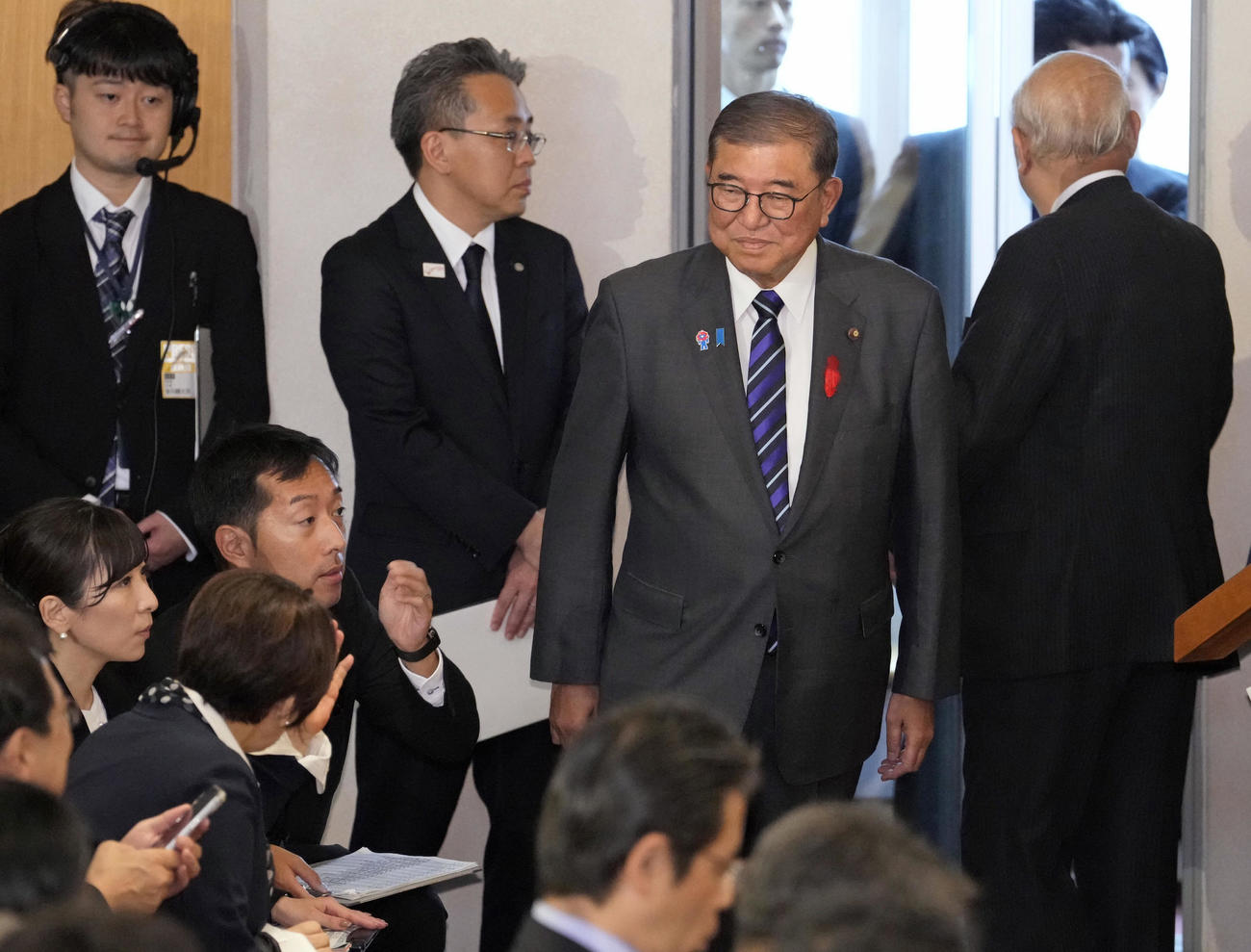 自民党総裁選の投開票に臨む石破首相（共同）