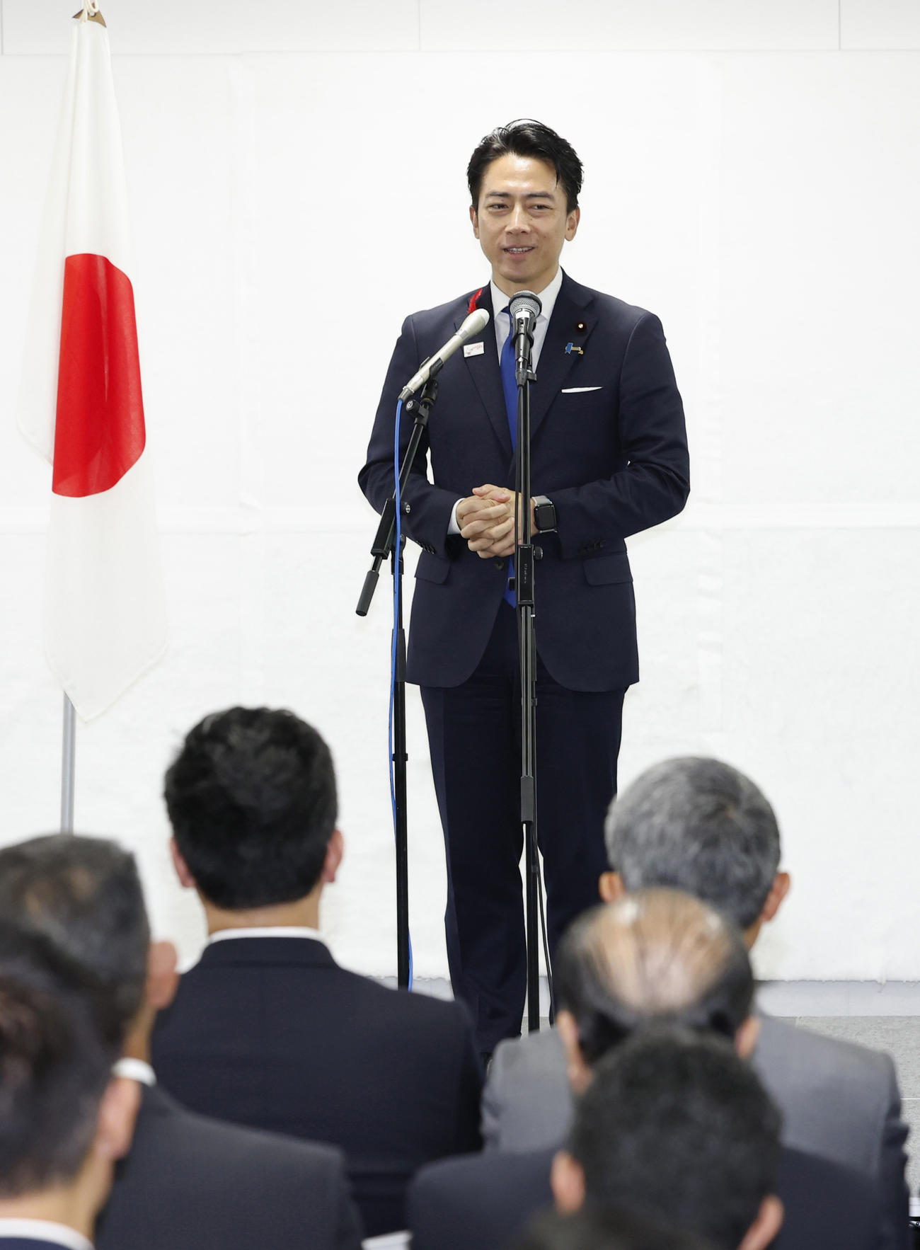 自民党総裁選を終え、報告集会であいさつする小泉進次郎氏（共同）