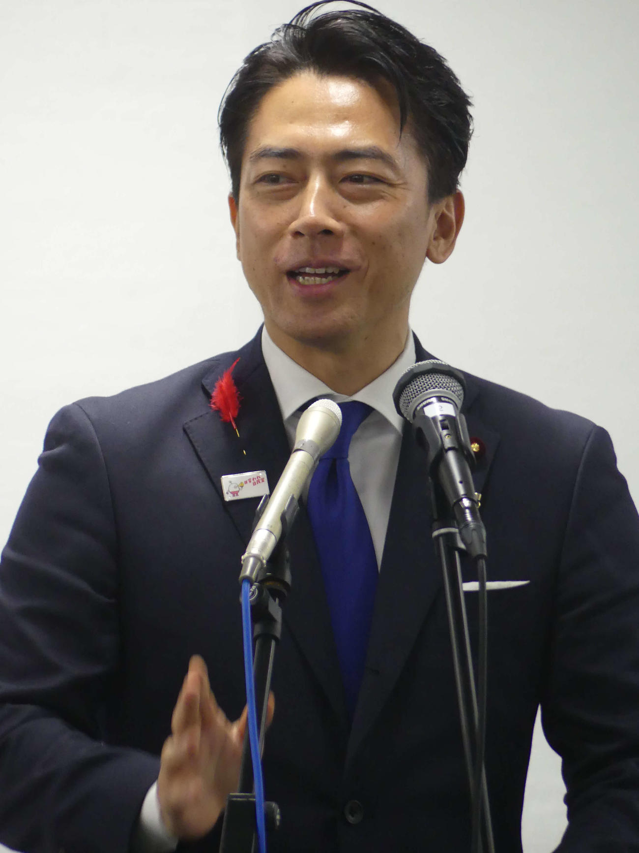 総裁選で敗れ、選対本部の報告会であいさつする小泉進次郎農相（撮影・中山知子）
