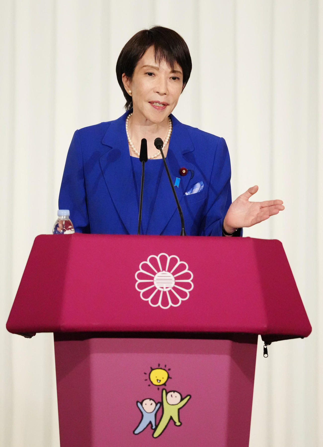 自民党新総裁となり会見に臨む高市早苗氏（撮影・江口和貴）
