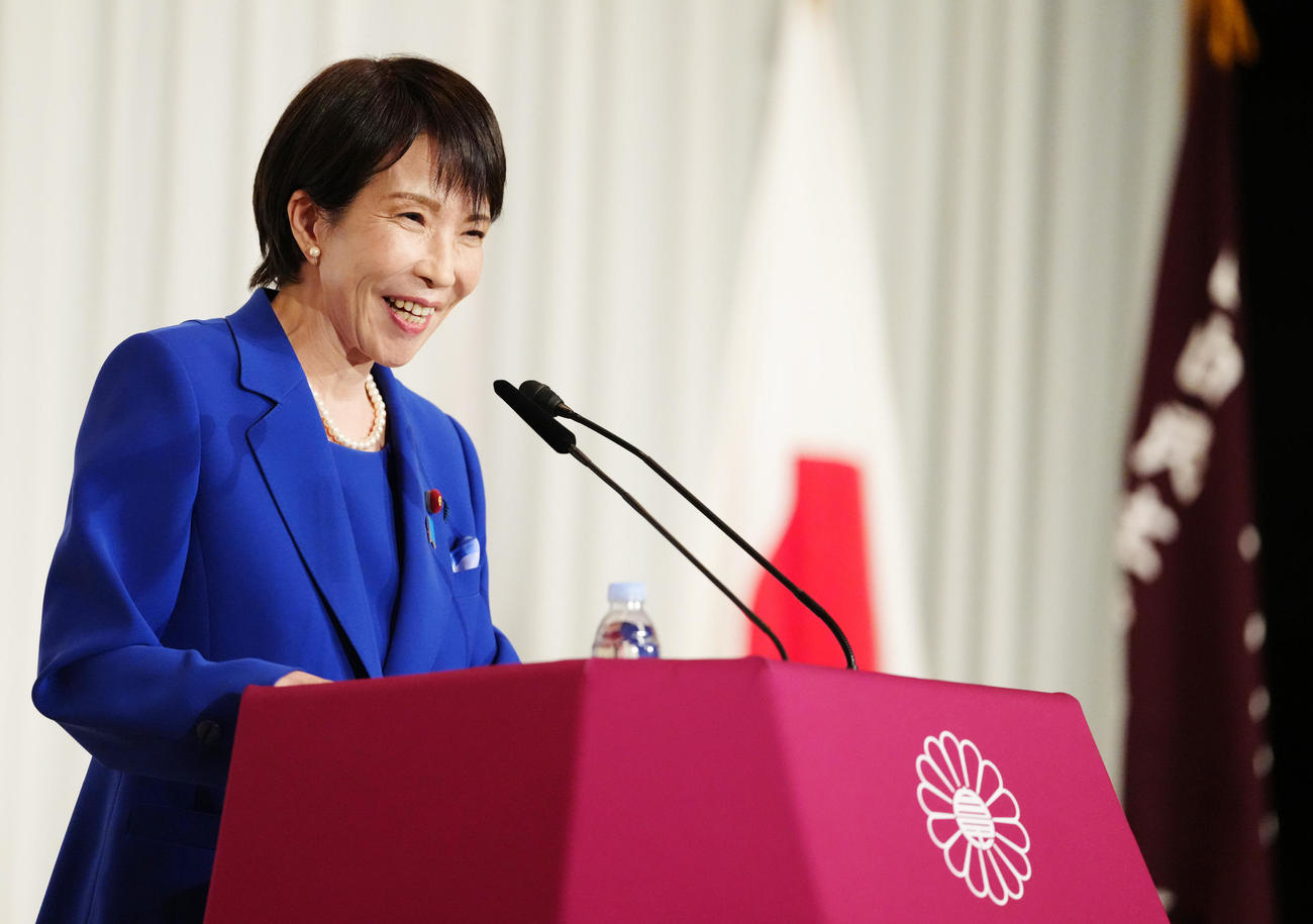 自民党新総裁となり会見に臨む高市早苗氏（撮影・江口和貴）