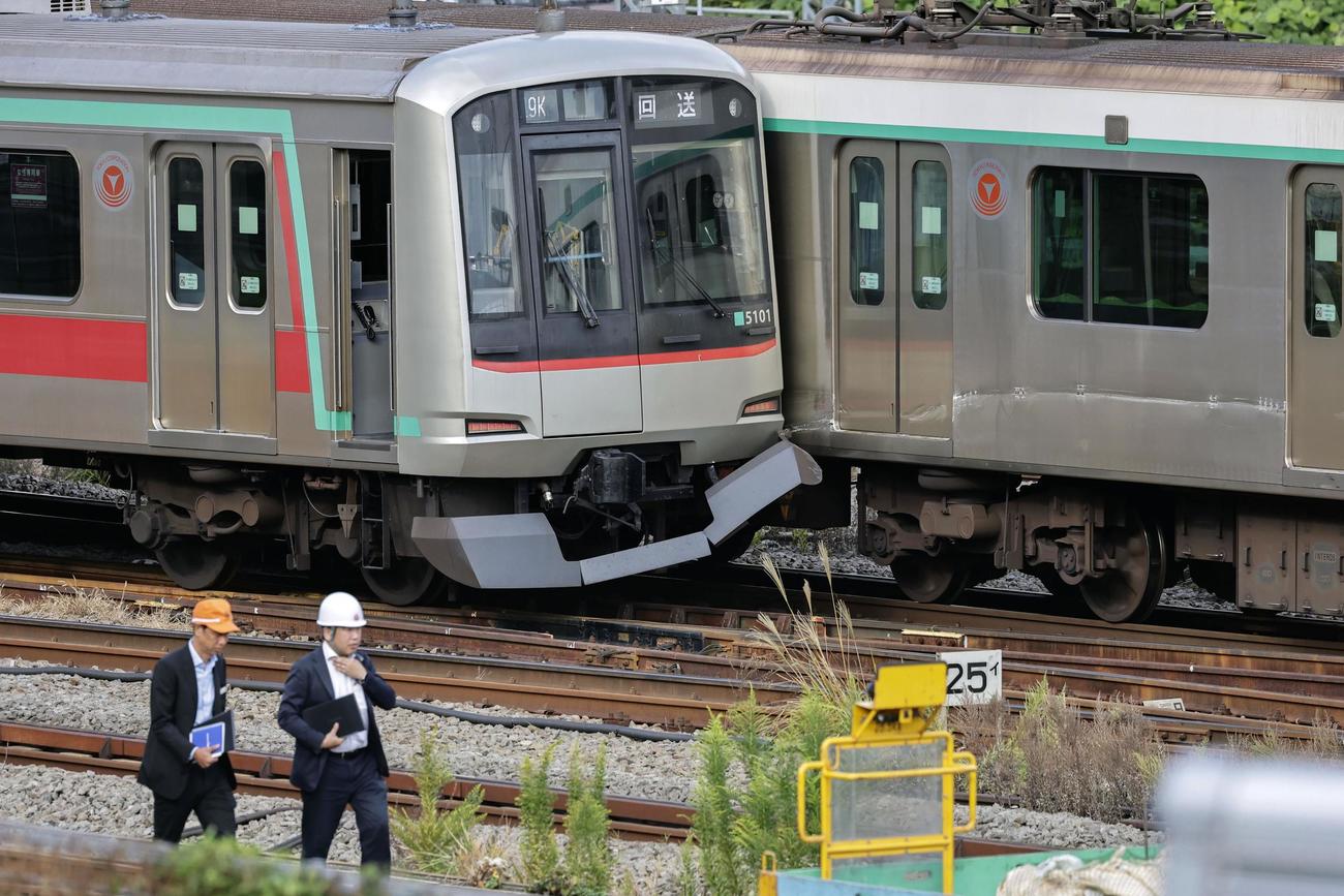 東急田園都市線の梶が谷駅付近で衝突した列車（共同）