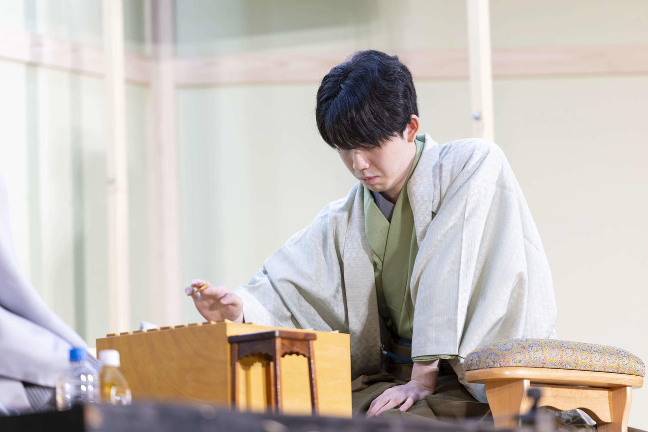 JT杯東海大会特別対局で羽生善治九段を下した藤井聡太7冠（将棋日本シリーズ総合事務局）