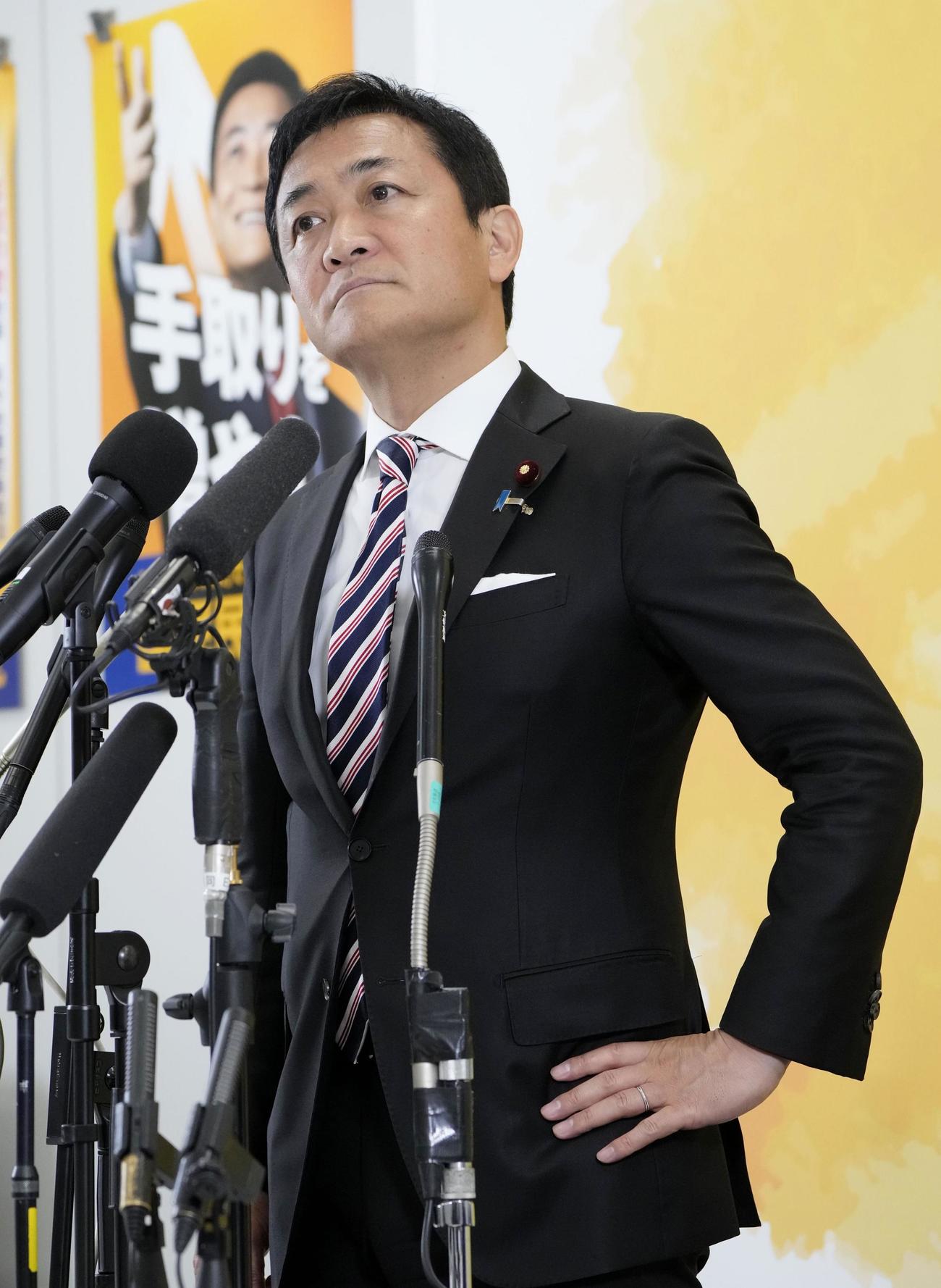 記者会見する国民民主党の玉木代表＝14日午前、国会（共同）