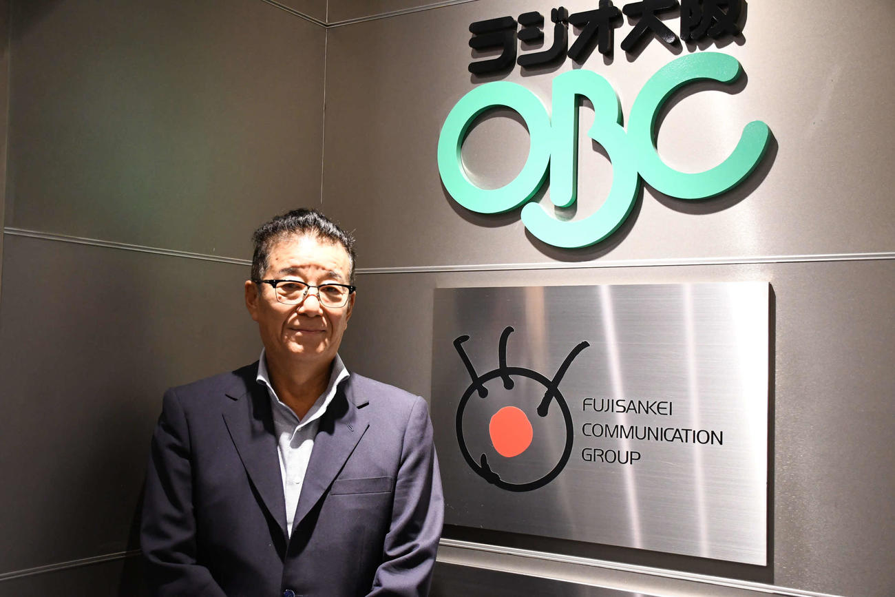 ラジオ番組の初収録に参加した松井一郎氏（撮影・阪口孝志）
