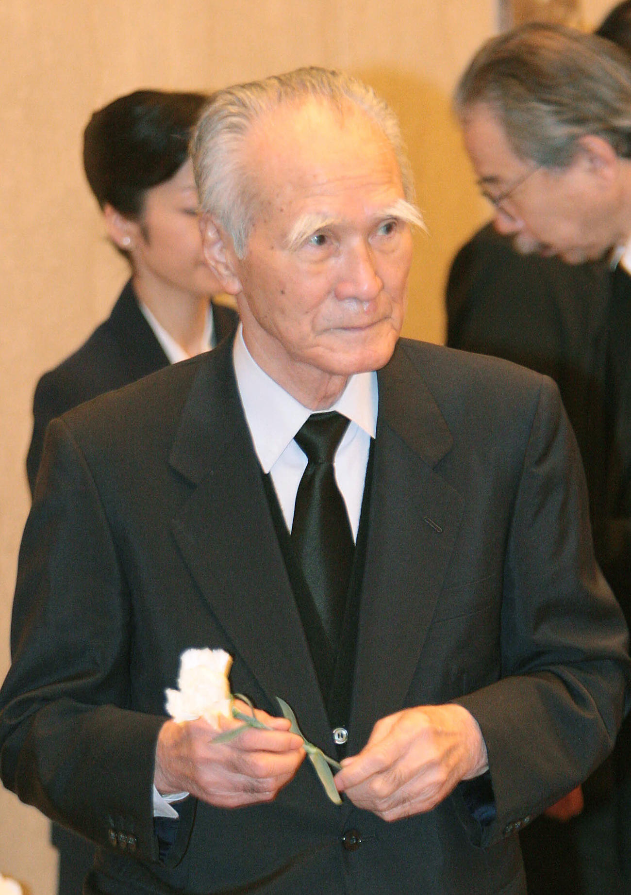 筑紫哲也さんお別れの会に出席する村山富市元首相（08年12月19日）