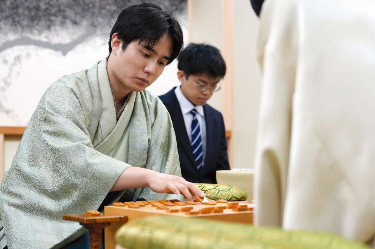 1勝1敗に追いつきたい挑戦者の佐々木勇気八段（日本将棋連盟提供）