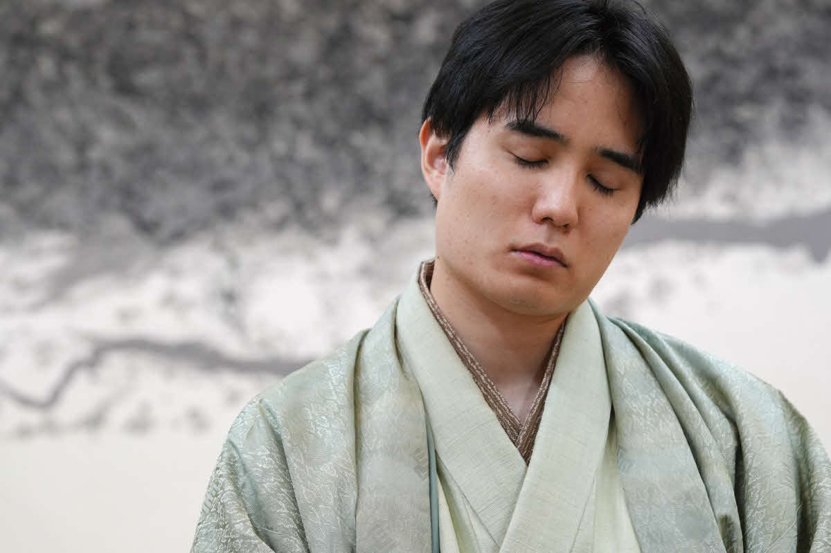 なすすべなく敗れて冴えない表情の佐々木勇気八段（日本将棋連盟提供）