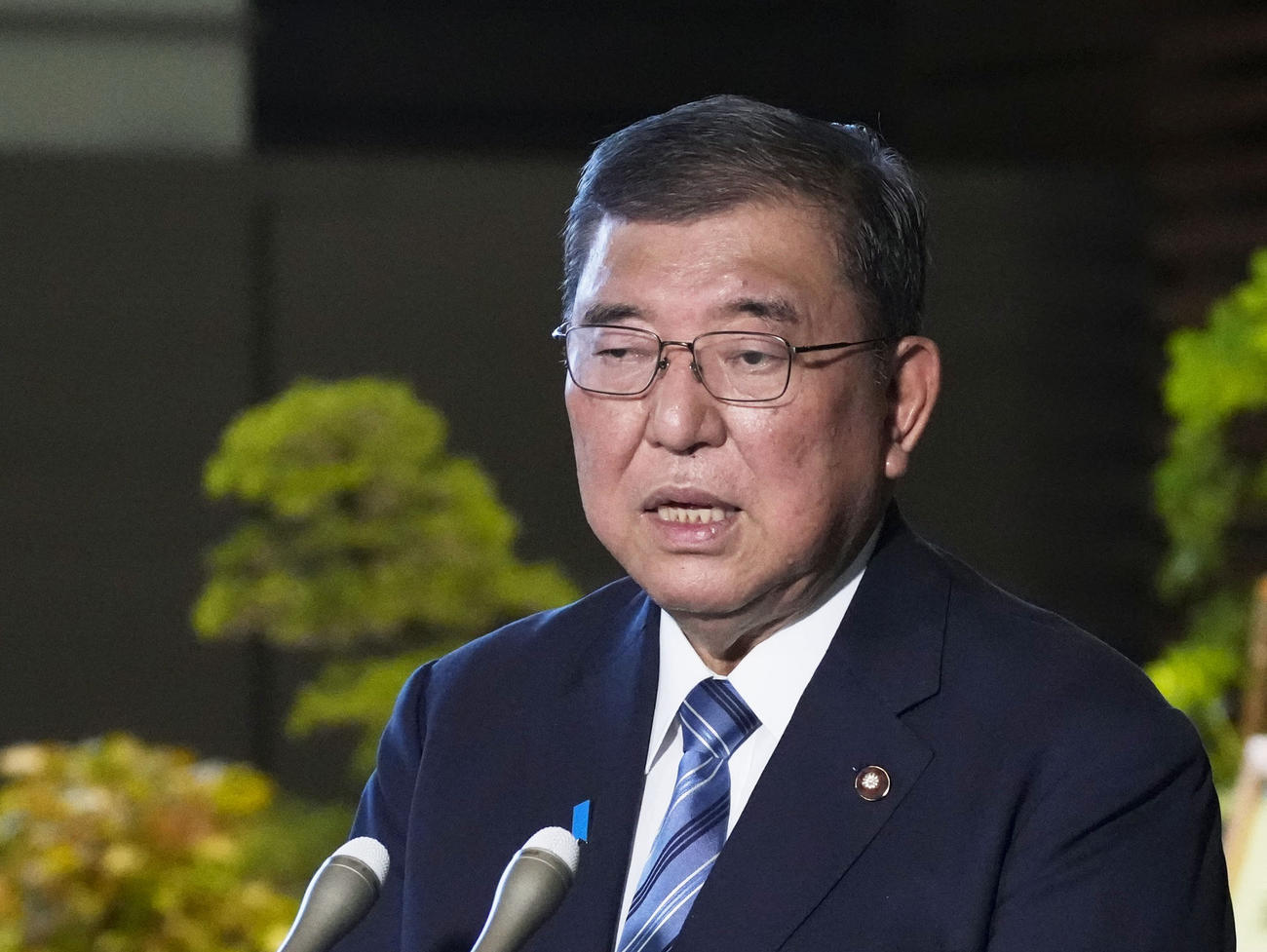 村山富市元首相の死去を受け、取材に応じる石破首相（共同）