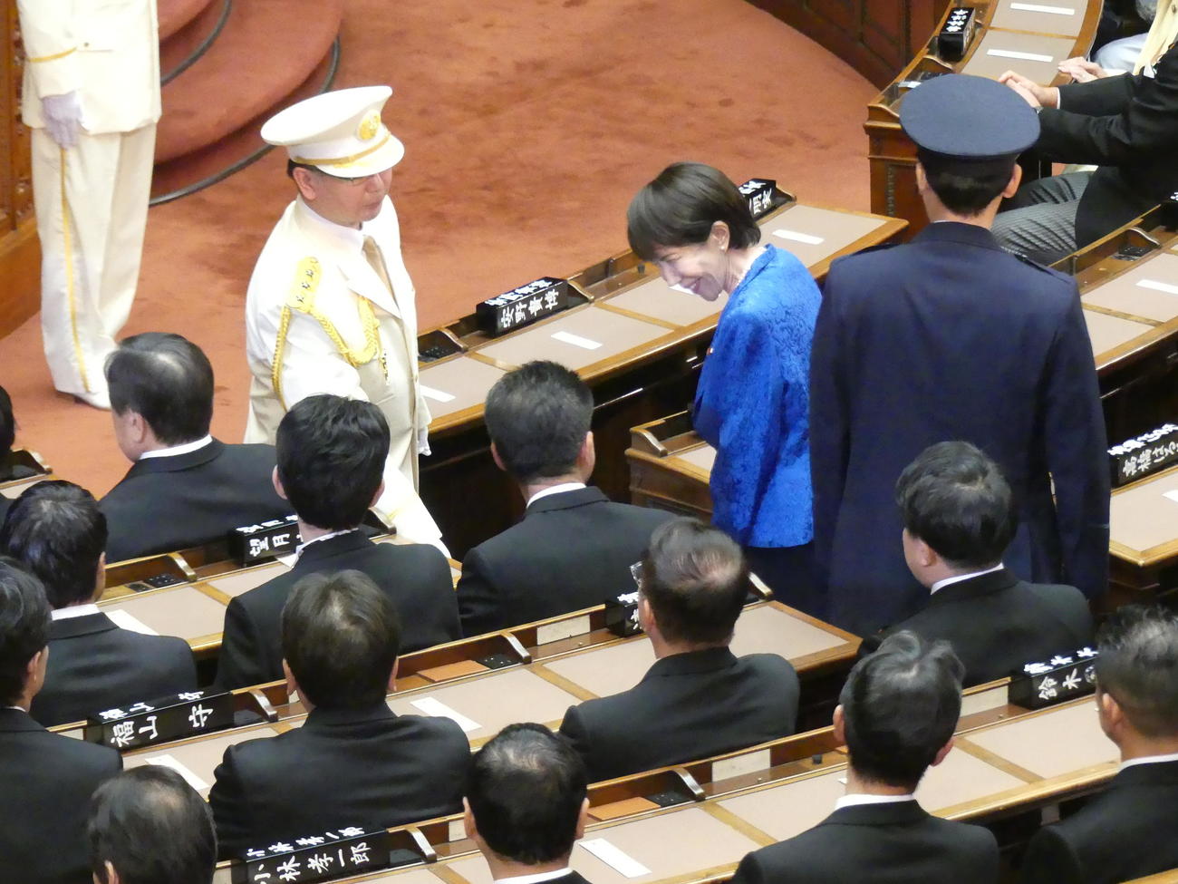 臨時国会の開会式にブルーのジャケット姿で臨む高市早苗首相（撮影・中山知子）