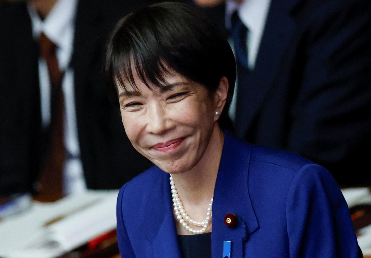 所信表明演説で笑顔の高市首相（ロイター）