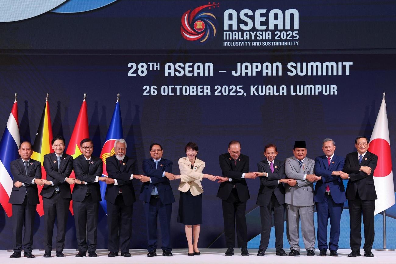 マレーシアでの東南アジア諸国連合（ASEAN）との首脳会議に出席した高市早苗首相（ロイター）