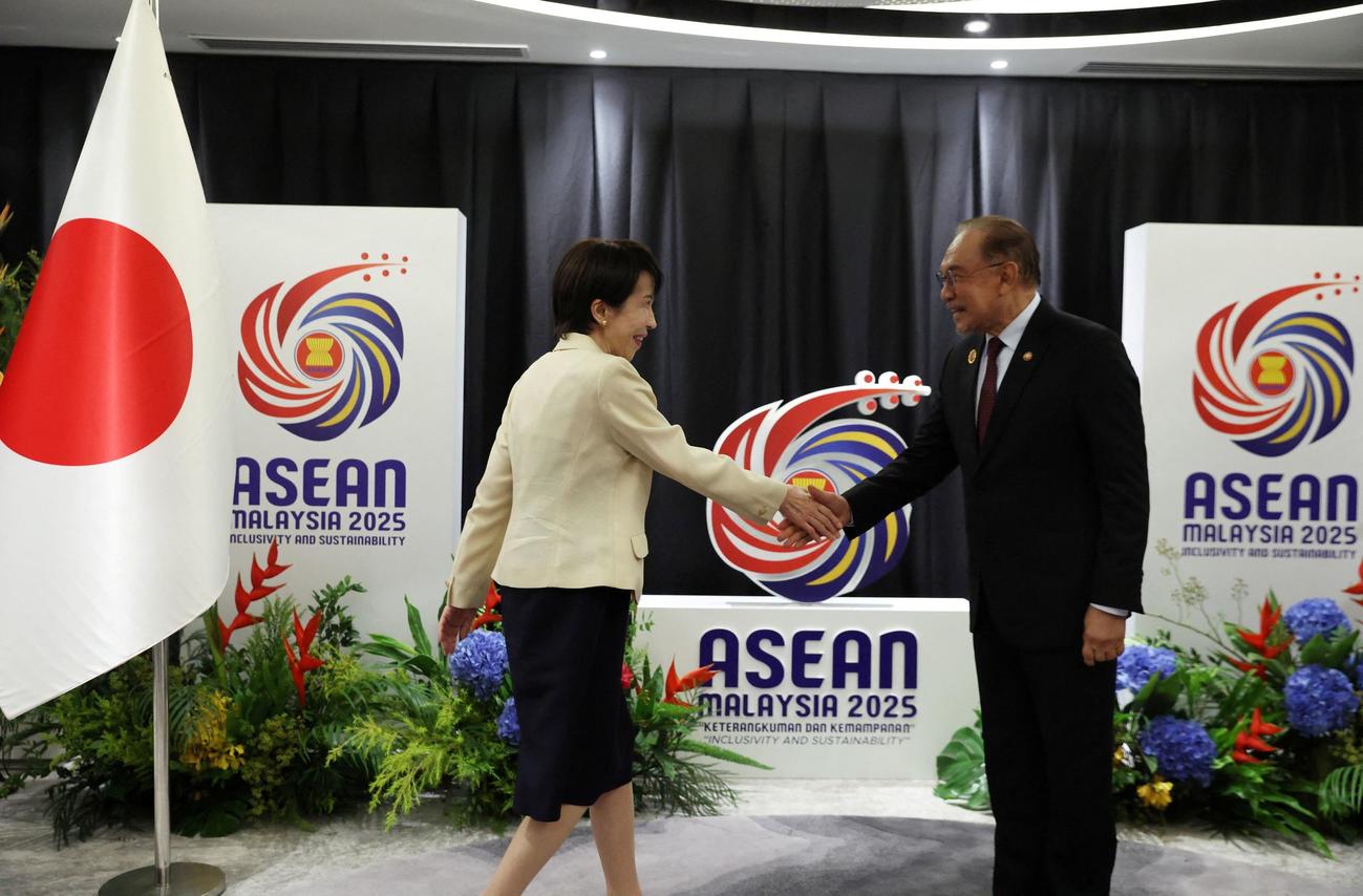 マレーシアでの東南アジア諸国連合（ASEAN）との首脳会議に出席した高市早苗首相（ロイター）