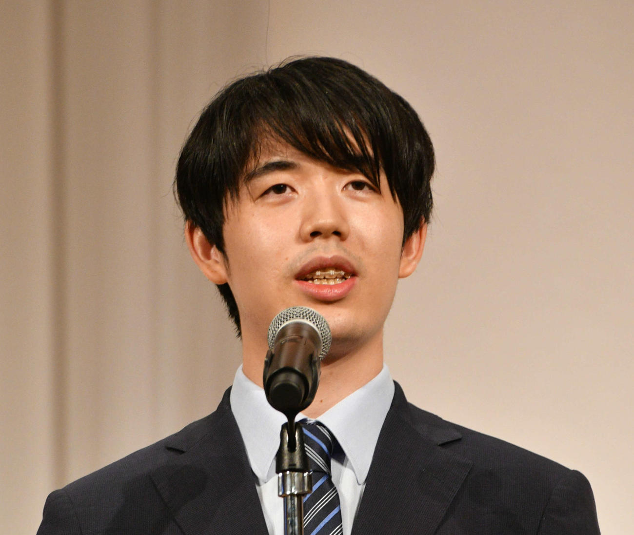 藤井聡太7冠（2025年10月2日撮影）