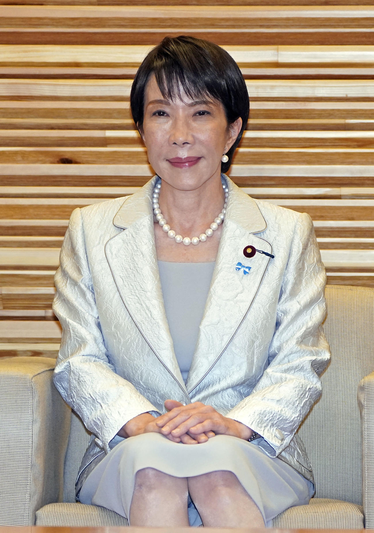 閣議に臨む高市首相＝28日午前、首相官邸（共同）