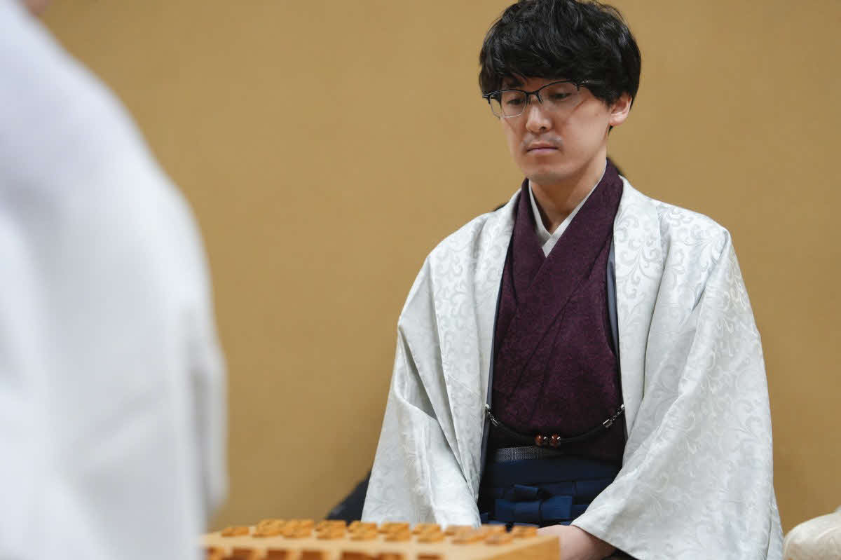 初の王座獲得と九段昇段を目指す伊藤匠叡王（日本将棋連盟提供）