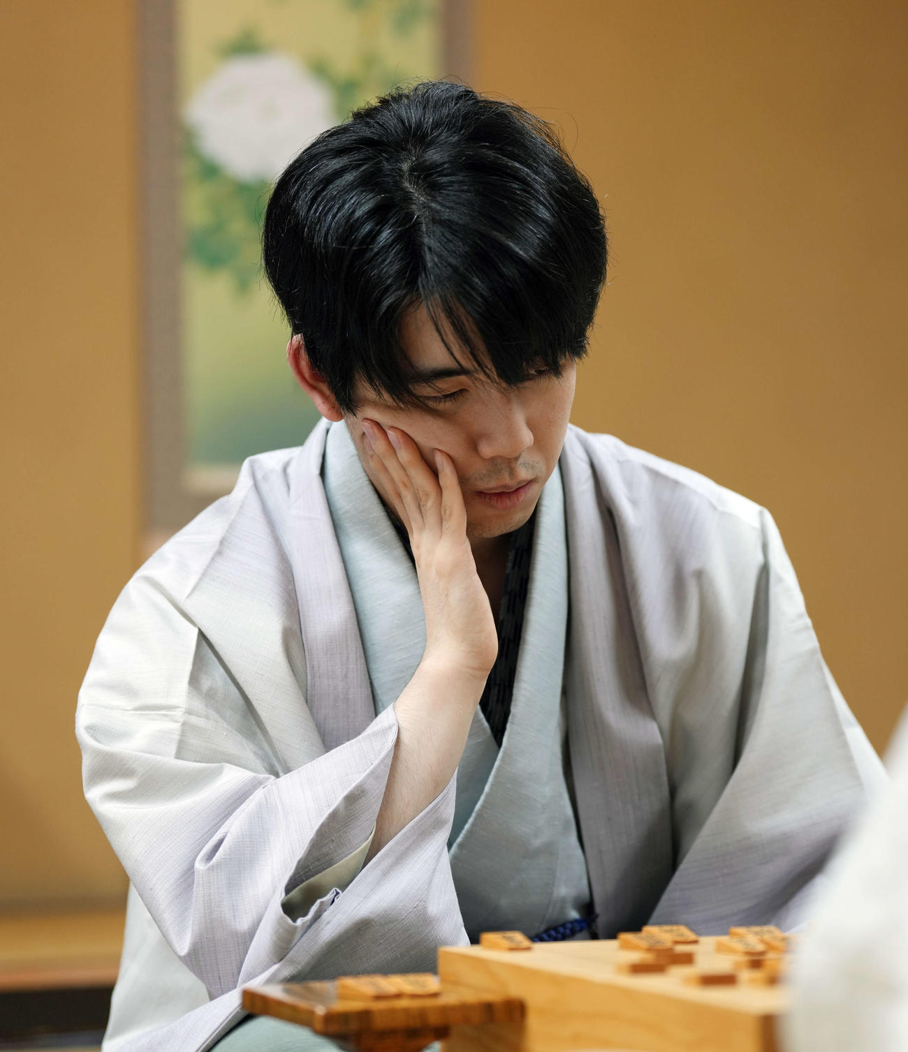 終局後、感想戦を行う藤井聡太王座（撮影・小島史椰）