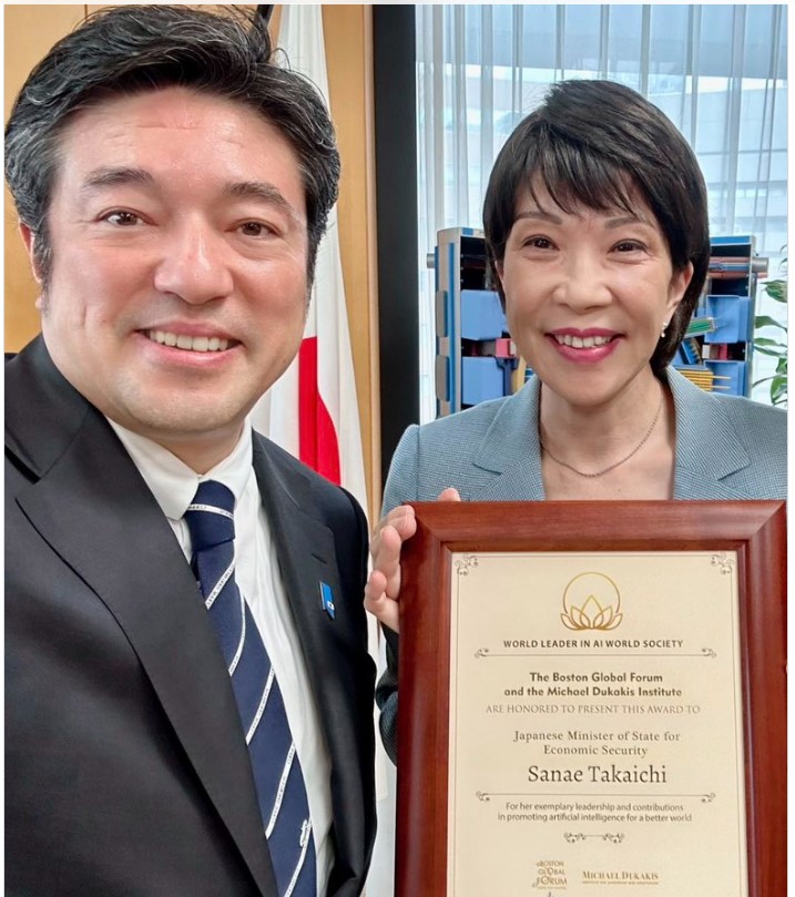 中山泰秀氏が投稿した高市早苗氏との２ショット（中山泰秀氏のXから）