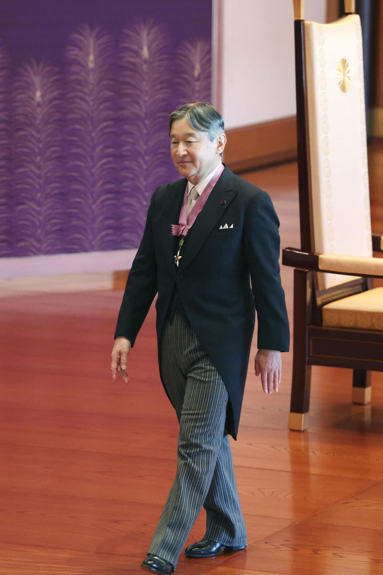 文化勲章の親授式を終えられた天皇陛下（代表撮影）