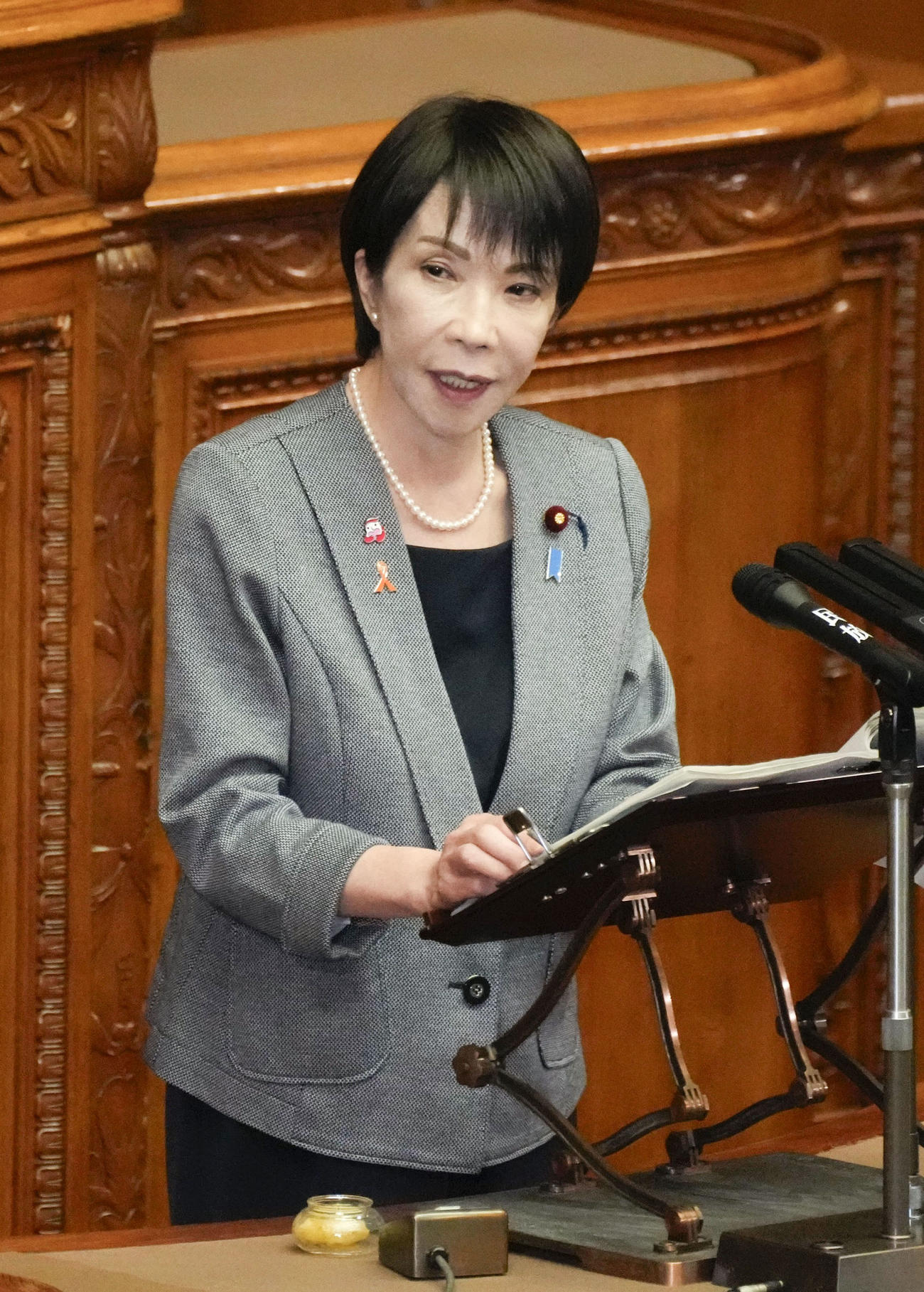 参院本会議で答弁する高市首相＝5日午前（共同）
