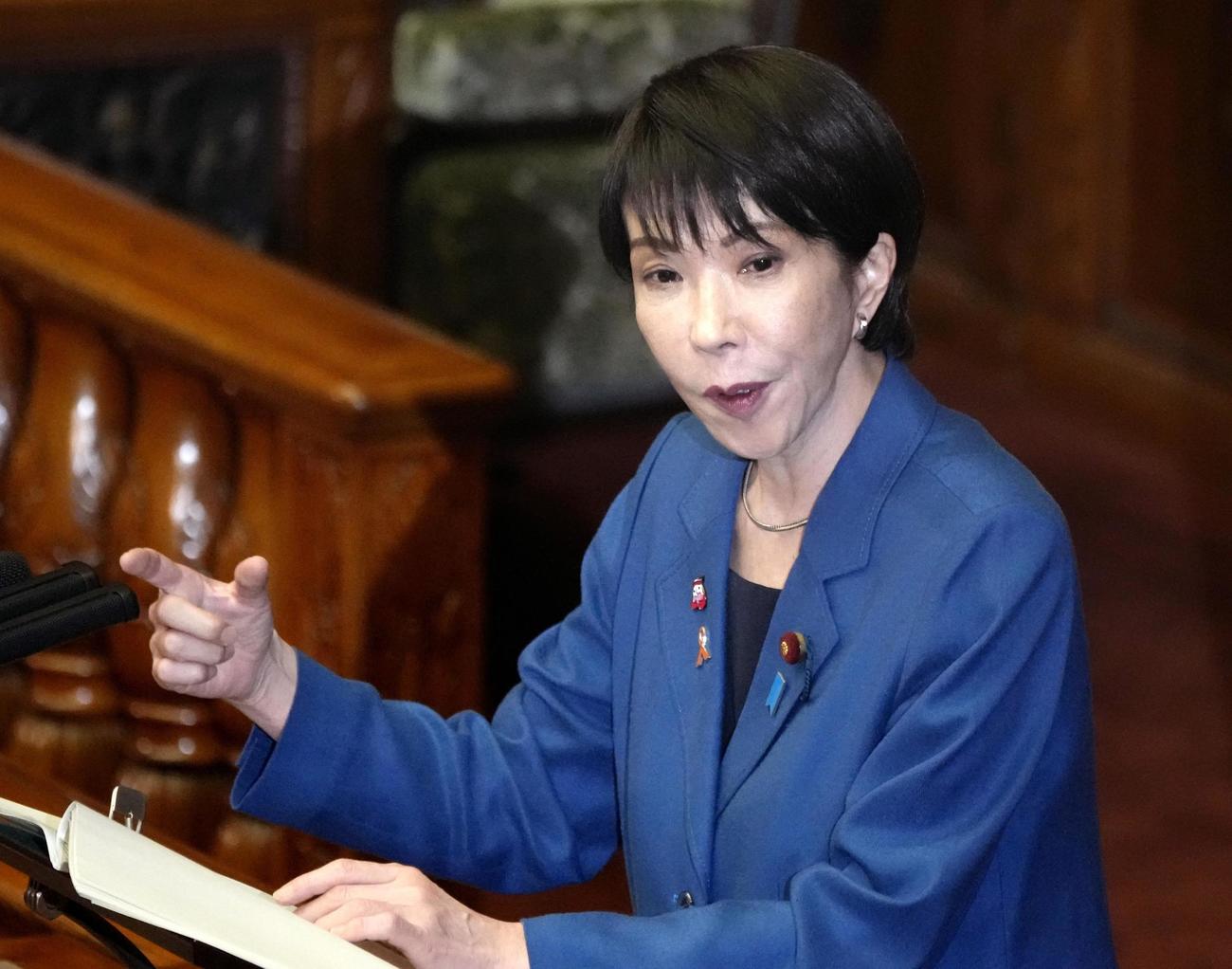 参院本会議で答弁する高市首相（共同）