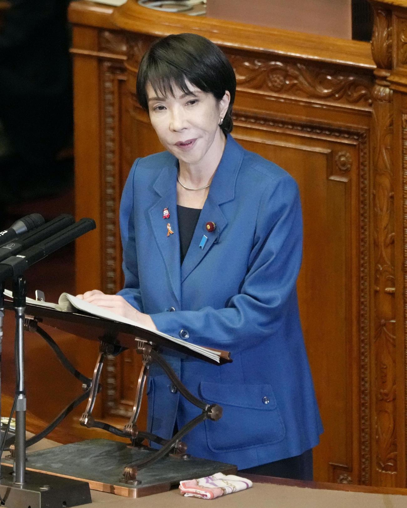 参院本会議で答弁する高市首相（共同）
