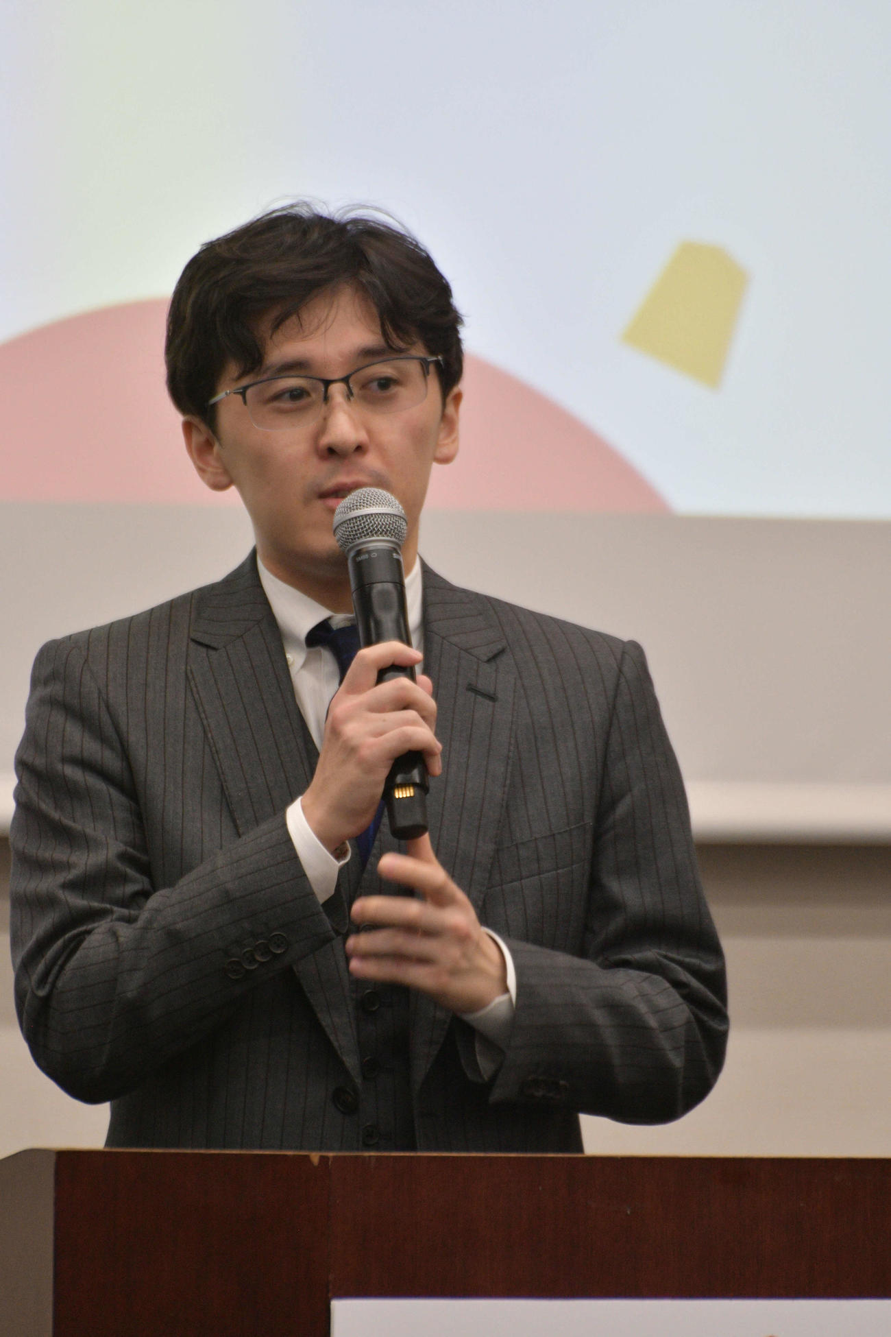 閉会式であいさつをした伊藤匠叡王（王座）