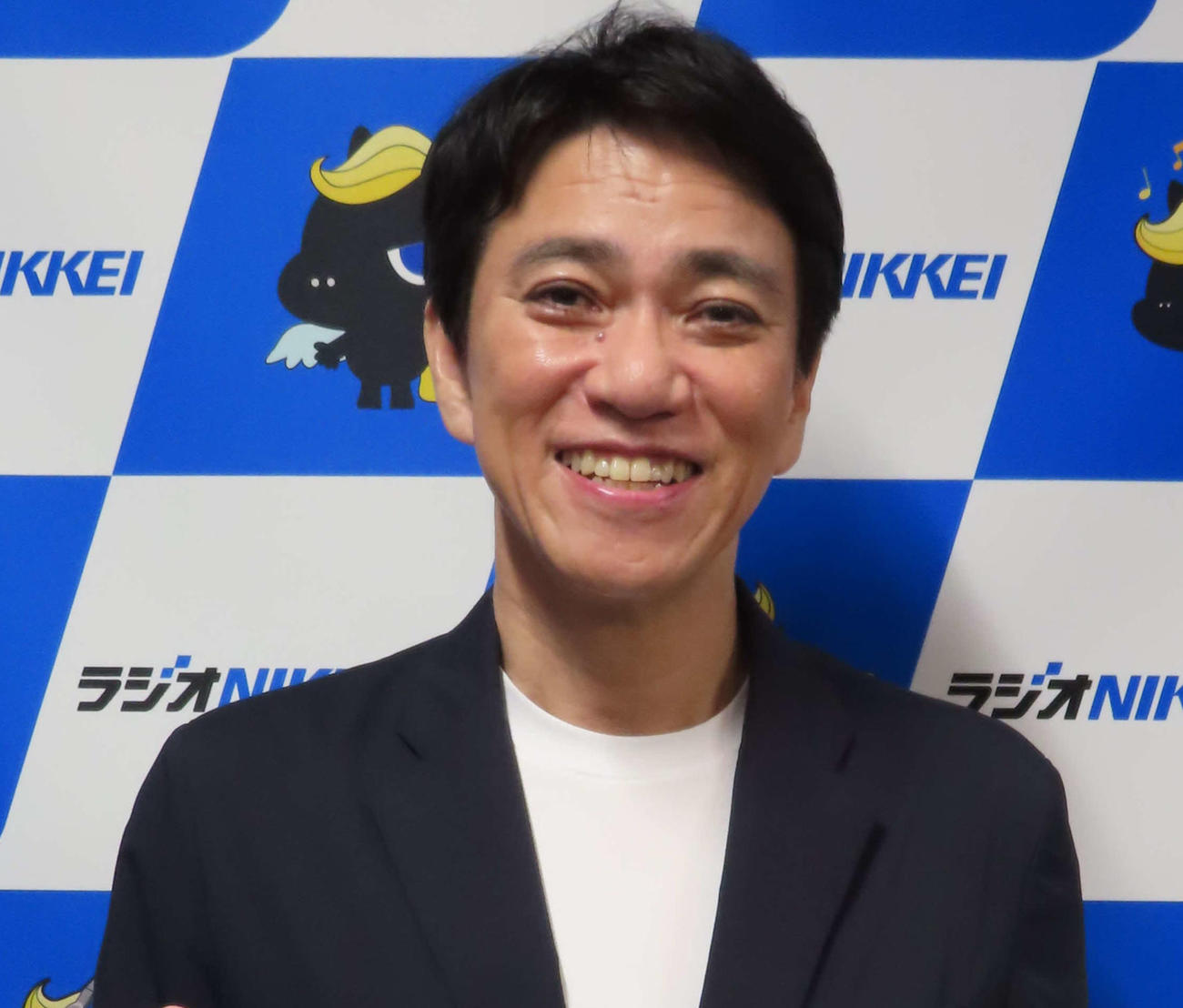 ラジオNIKKEI「判断力の源～一流になるための脳（ブレイン）ケア～」の収録を行った八代英輝弁護士（撮影・寺本吏輝）