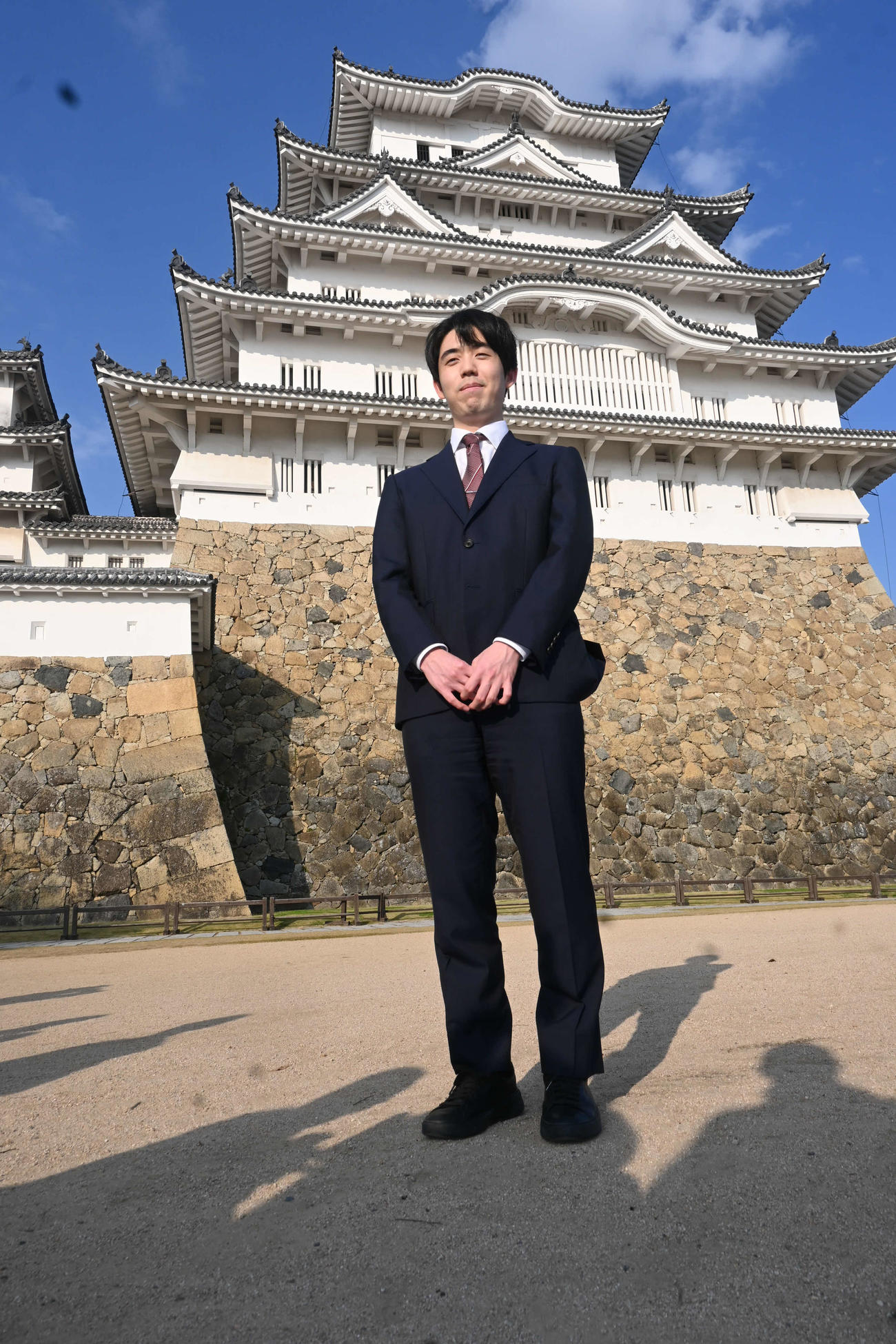 姫路城を見学した藤井聡太竜王（撮影・松浦隆司）