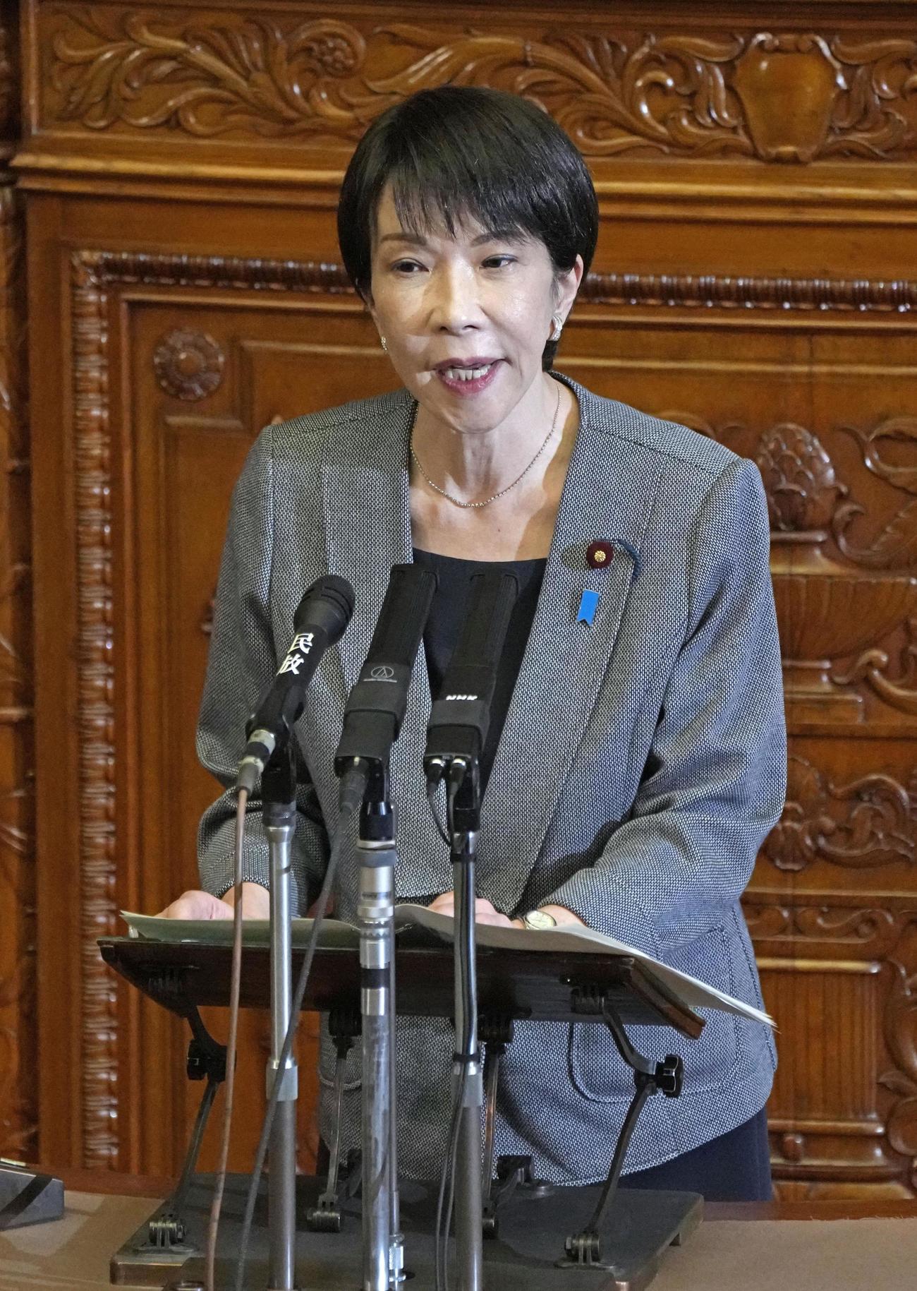 参院本会議で答弁する高市首相（共同）