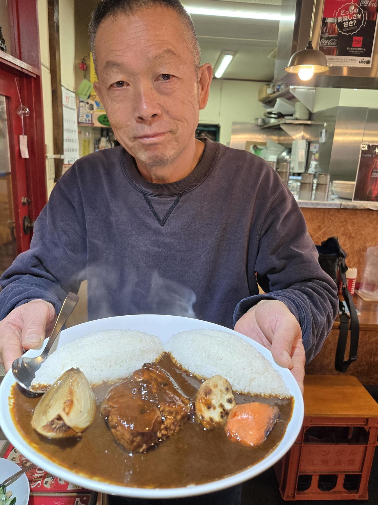 我妻明さんの自慢のカレー（撮影・寺沢卓）