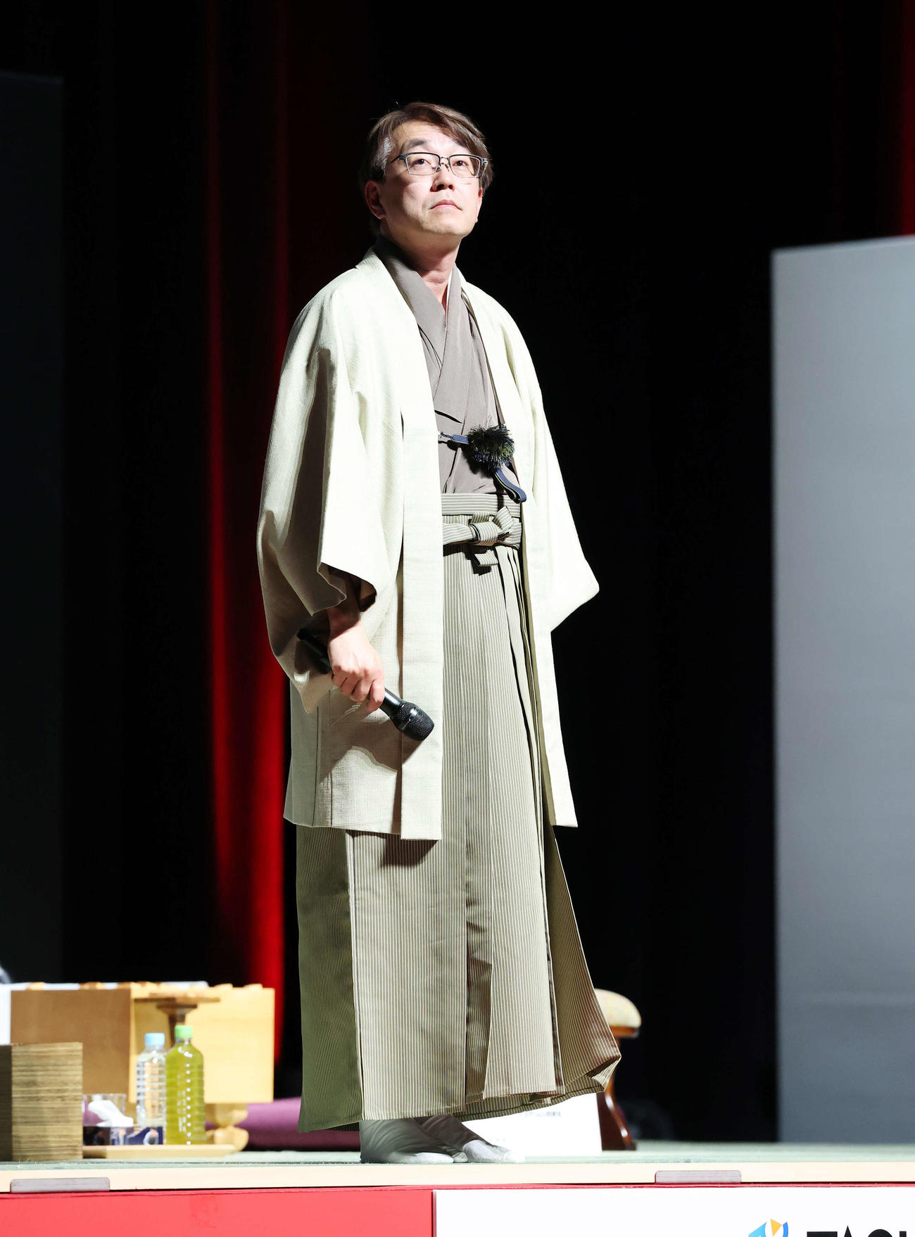 決勝進出を果たした羽生九段（撮影・鈴木正人）