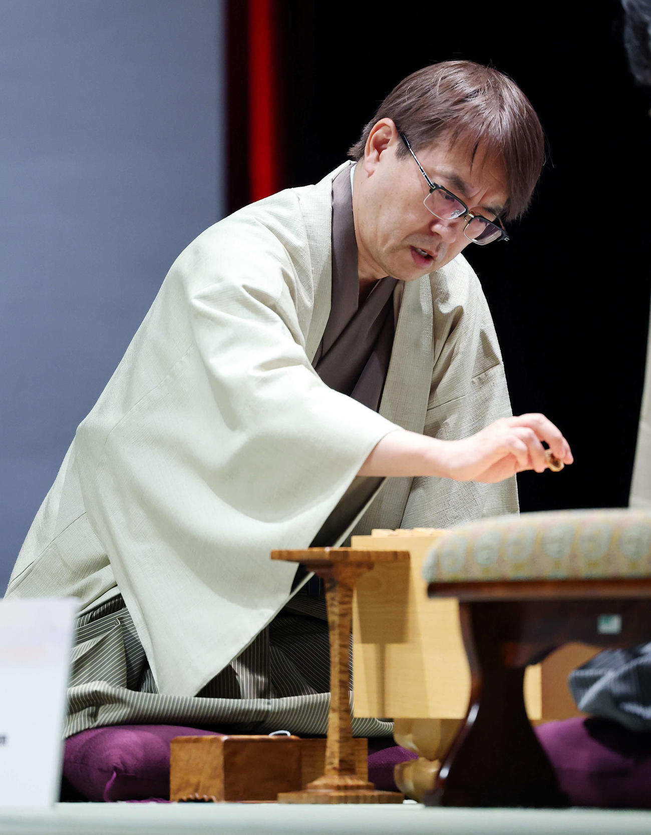 準決勝に臨む羽生九段（撮影・鈴木正人）