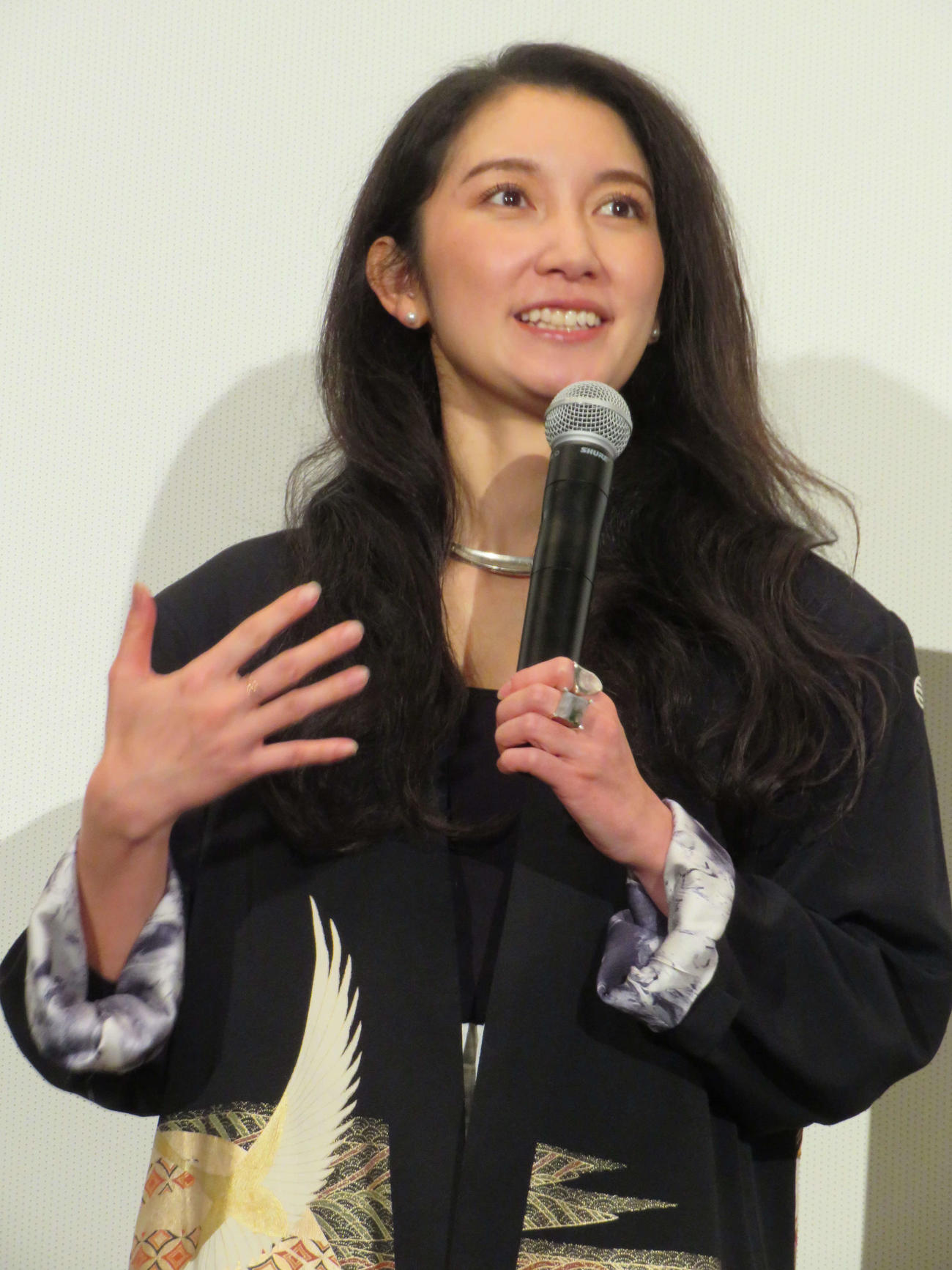 映画「Black Box Diaries」公開記念舞台あいさつに登壇したの伊藤詩織監督（撮影・村上幸将）