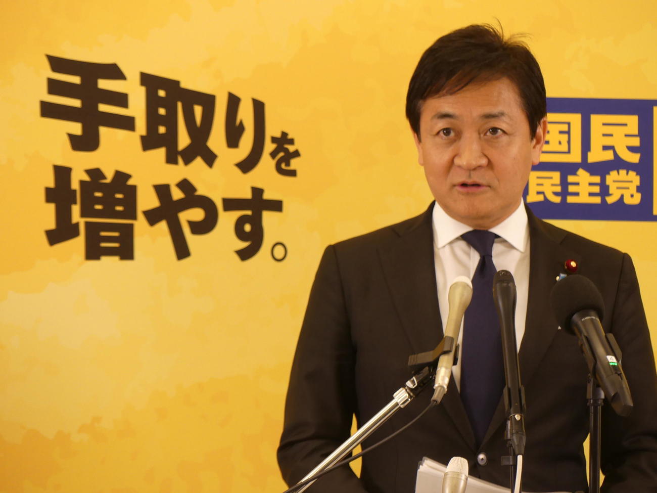 実現を求めてきた「年収の壁」178万円への引き上げが決まり、会見する国民民主党の玉木雄一郎代表（撮影・中山知子）