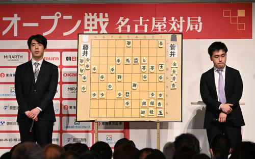 朝日杯】藤井聡太6冠「粘り強く指せた」4強入り、羽生善治九段の