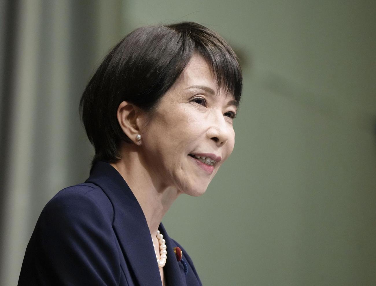 記者会見で、23日召集の通常国会冒頭に衆院を解散すると表明した高市首相（共同）