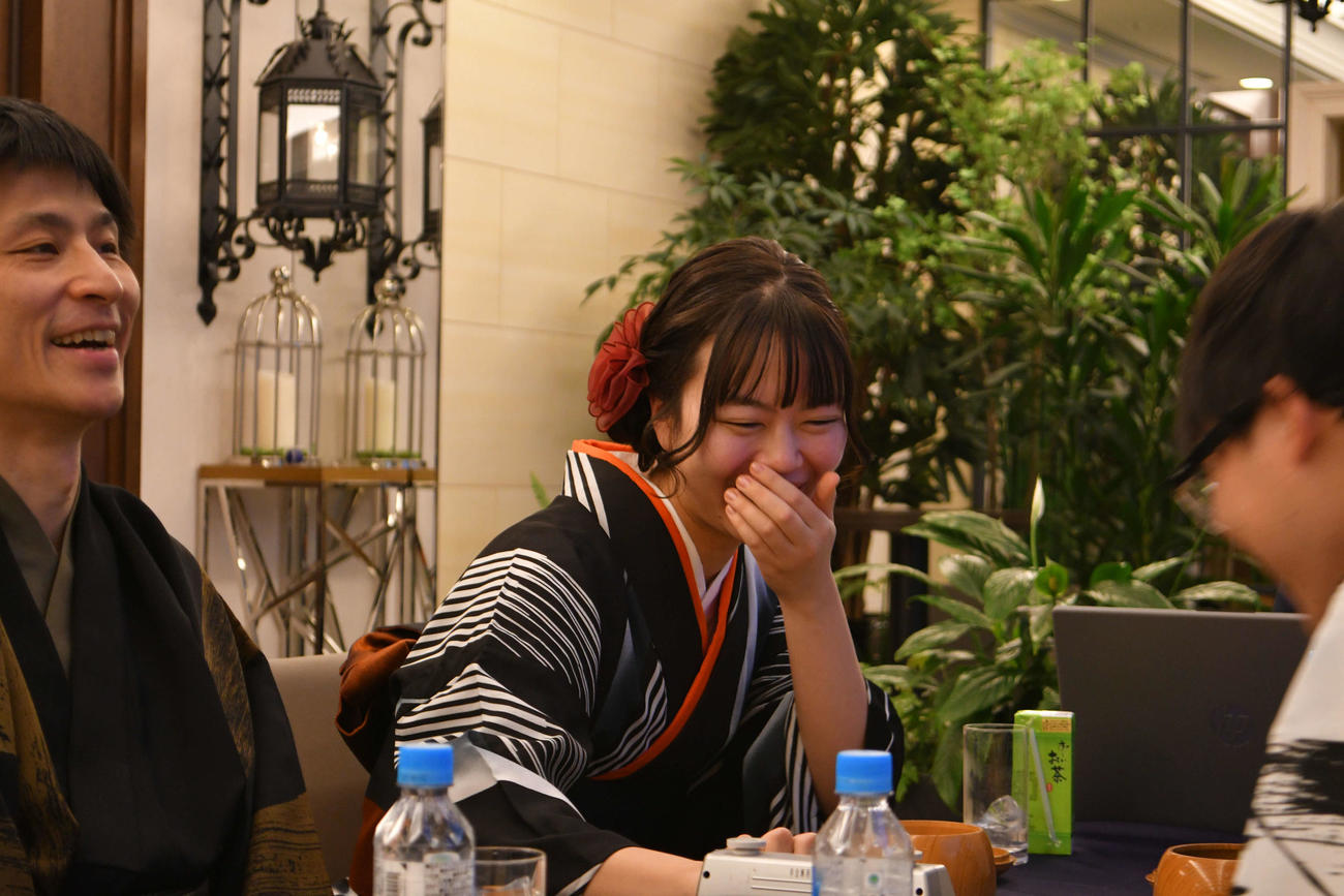 優勝した張栩九段・上野愛咲美女流名人ペア