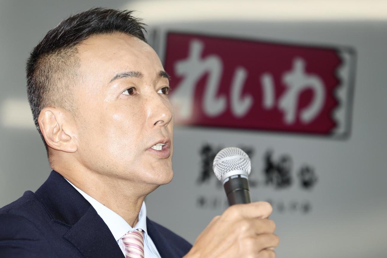 れいわ新選組不定例記者会見に臨む山本太郎氏（撮影・河田真司）