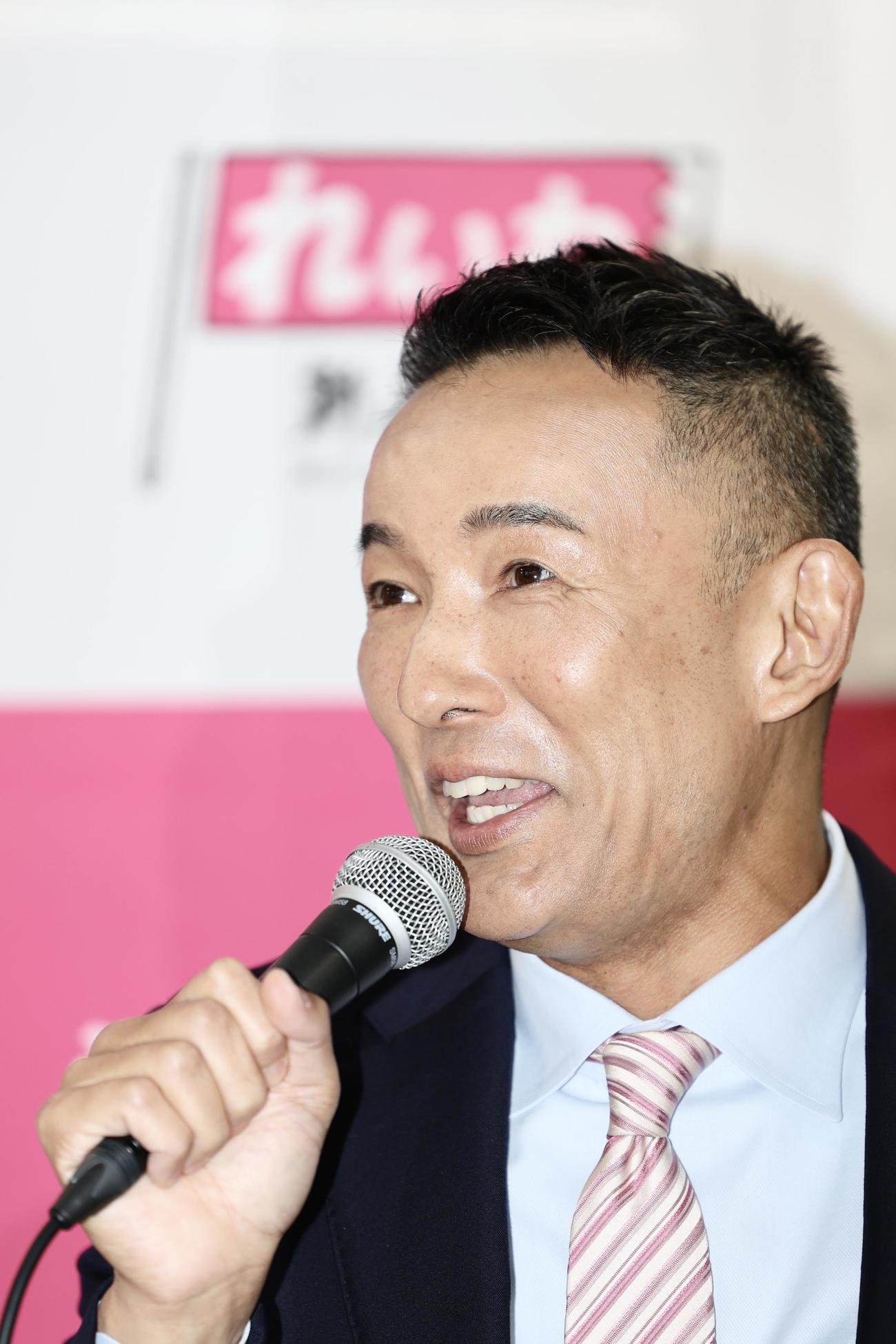 れいわ新選組不定例記者会見に臨む山本太郎氏（撮影・河田真司）