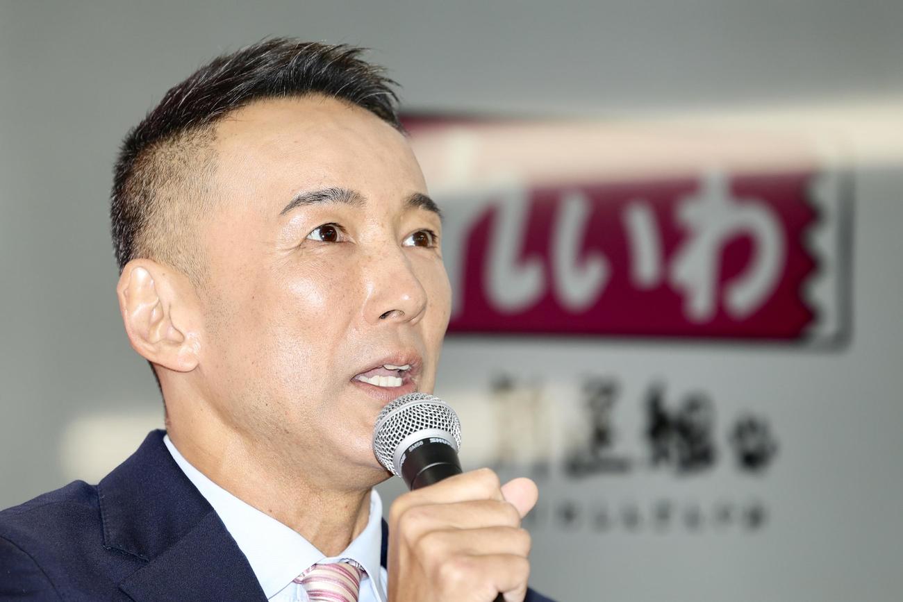 れいわ新選組不定例記者会見に臨む山本太郎氏（撮影・河田真司）