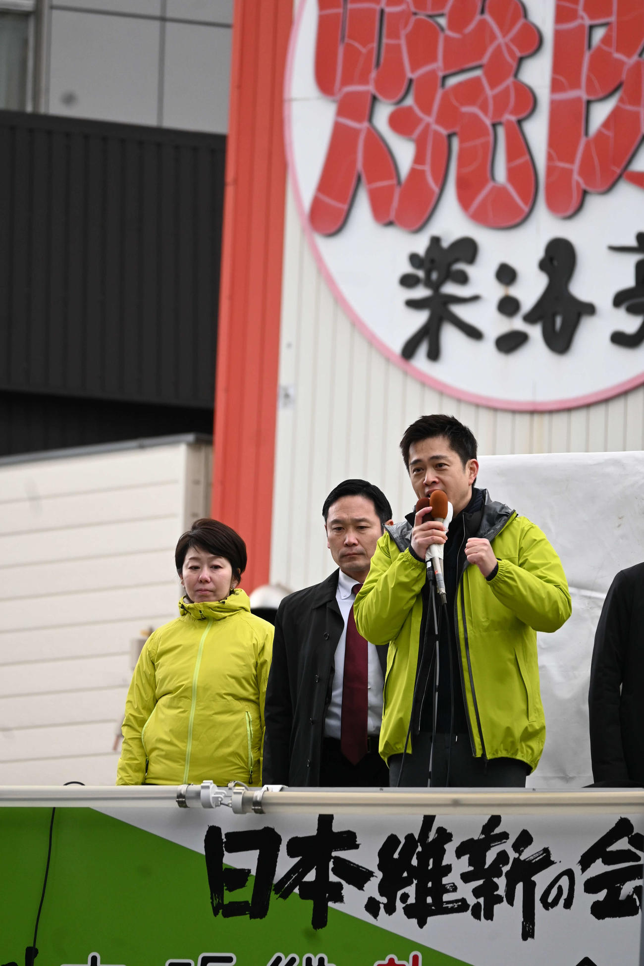 大阪府知事選が告示され、大阪・なんばで第一声に臨んだ日本維新の会の吉村洋文氏（撮影・松浦隆司）