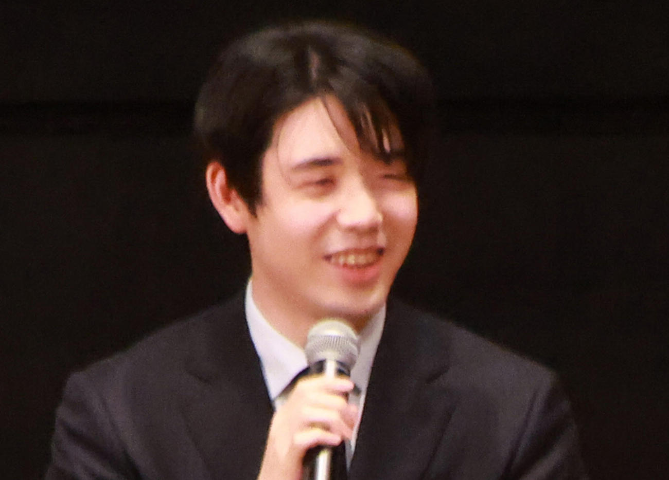 藤井聡太6冠（2025年12月撮影）
