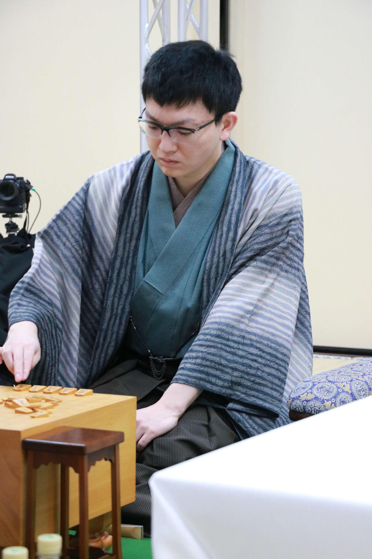 初の王将獲得に向けて連勝を狙う挑戦者の永瀬拓矢九段（日本将棋連盟提供）