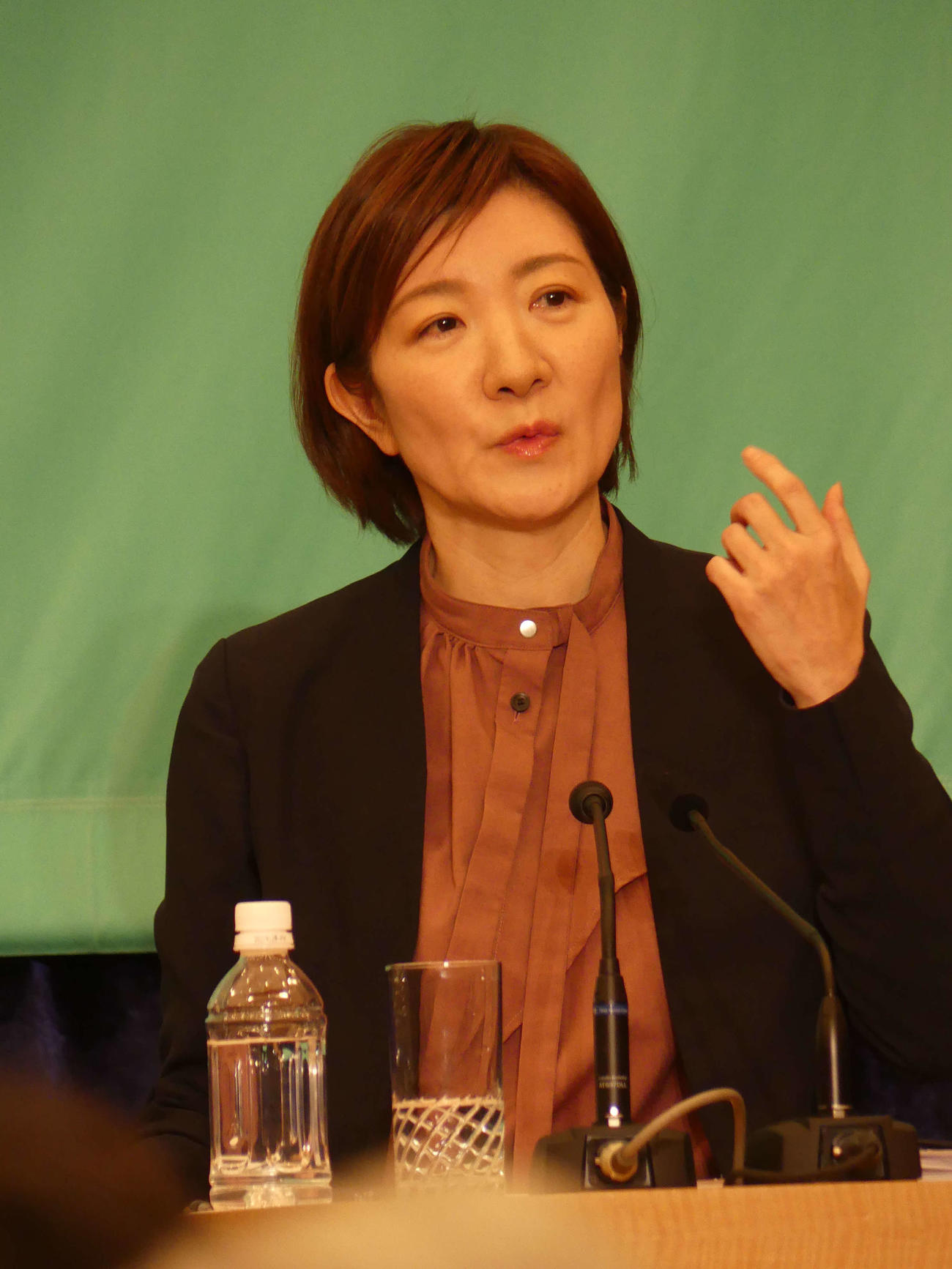 日本記者クラブの党首討論会で主張を続けるれいわ新選組の大石晃子共同代表（撮影・中山知子）