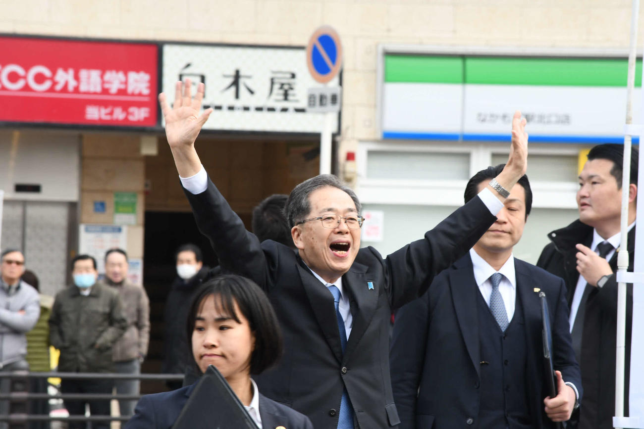 大阪16区の応援に駆けつけた中道改革連合の斉藤鉄夫共同代表（撮影・阪口孝志）