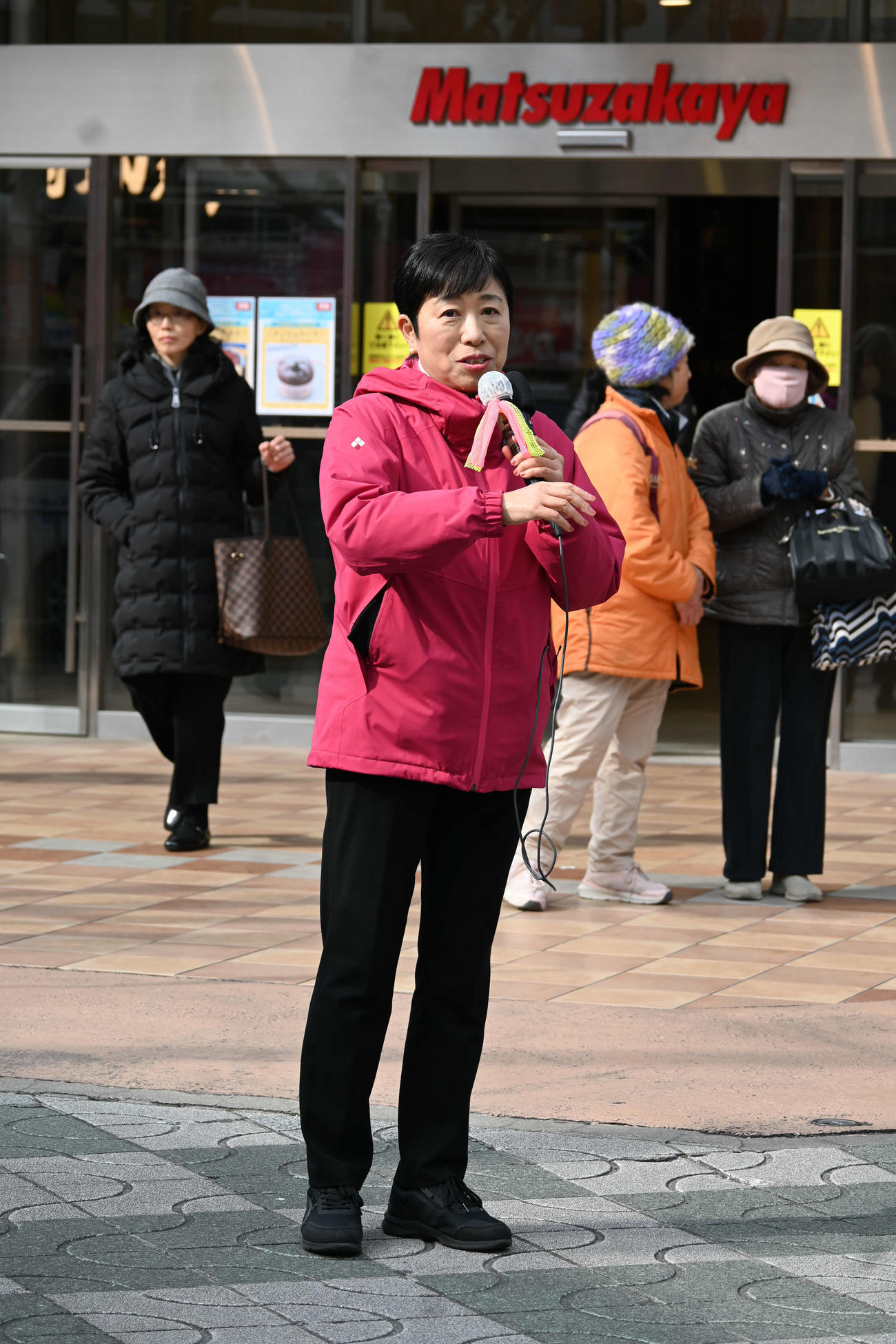 地元・高槻市で大阪10区から立候補した中道改革連合の候補者の応援に入った立憲民主党の辻元清美参院議員（撮影・松浦隆司）