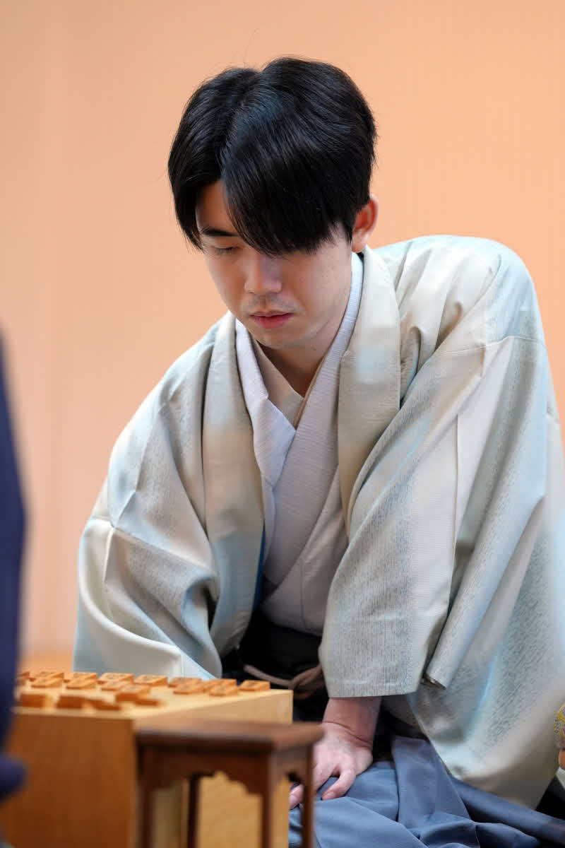 5連覇を目指す藤井聡太王将（日本将棋連盟提供）